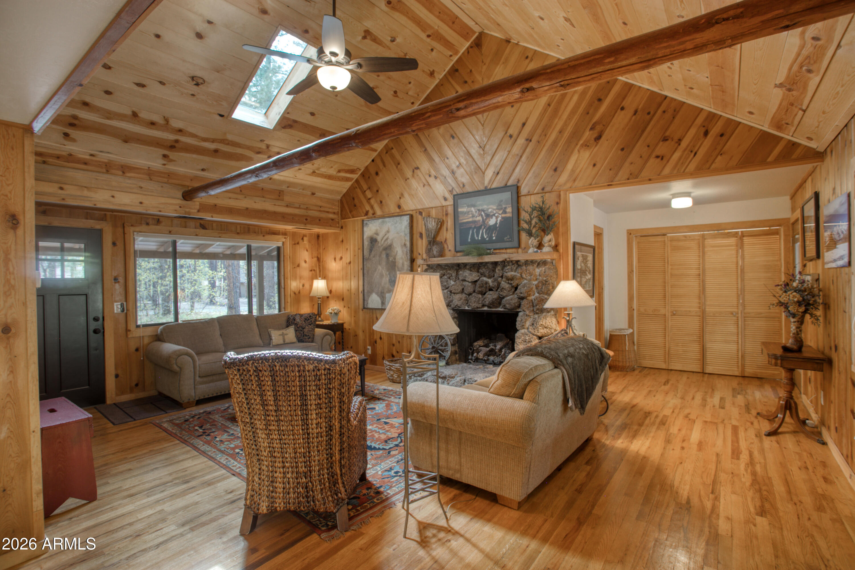 2982 HUMMINGBIRD Lane