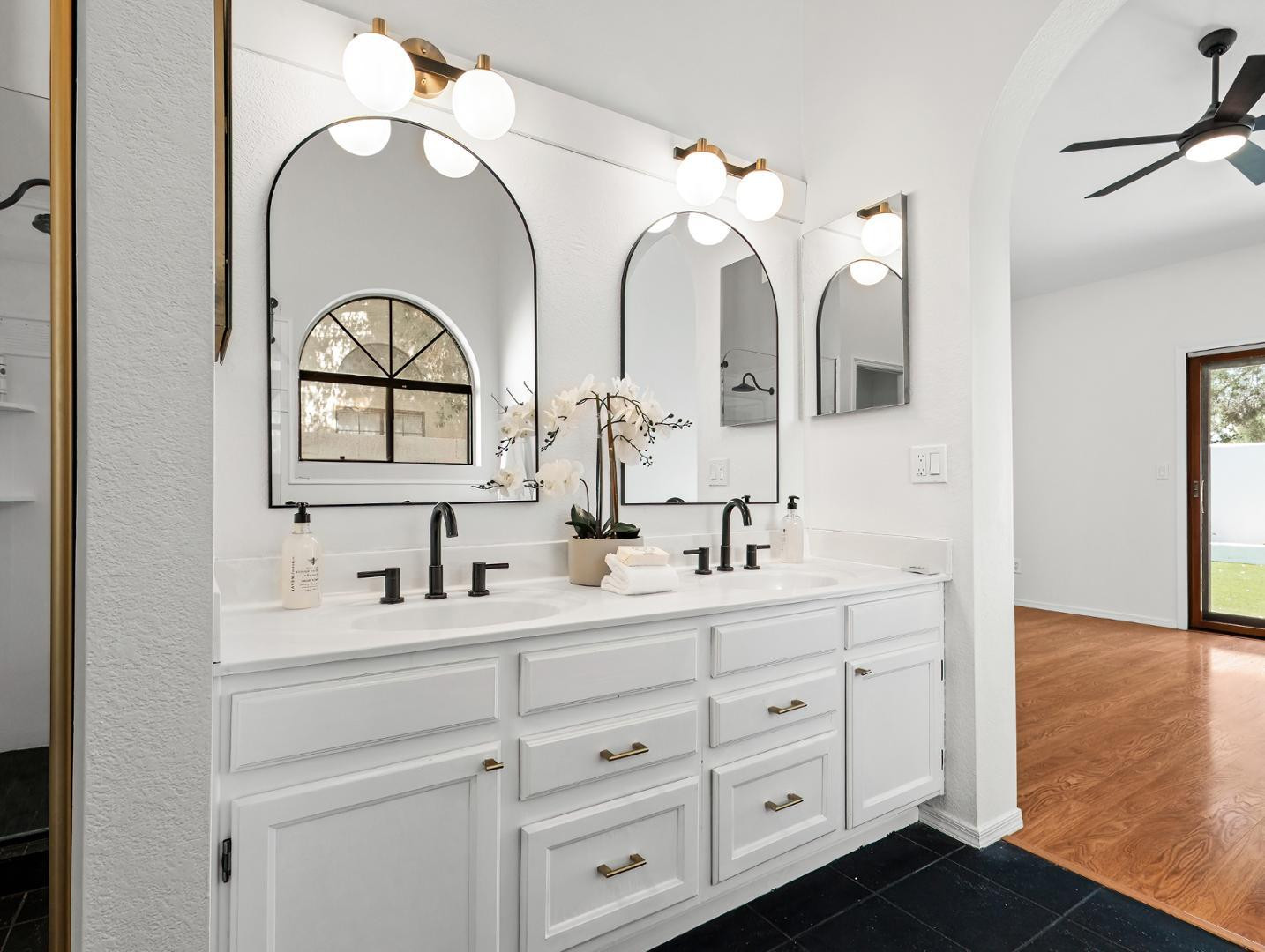 1110 N Gull Haven Court