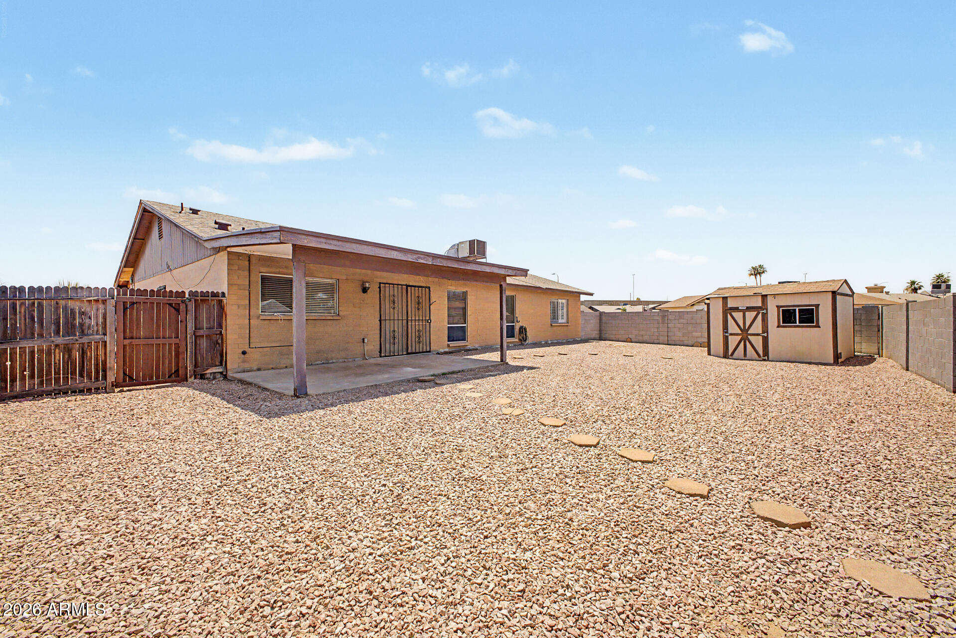 1068 W SANTA CRUZ Drive