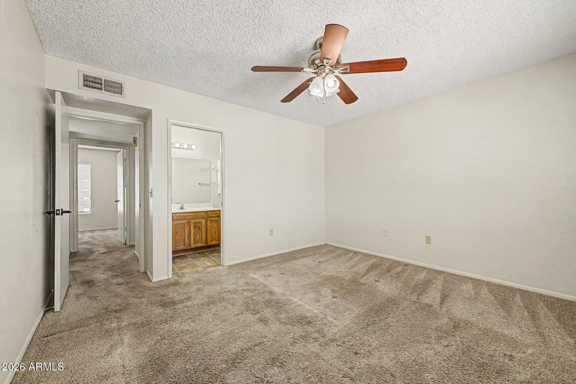 1068 W SANTA CRUZ Drive