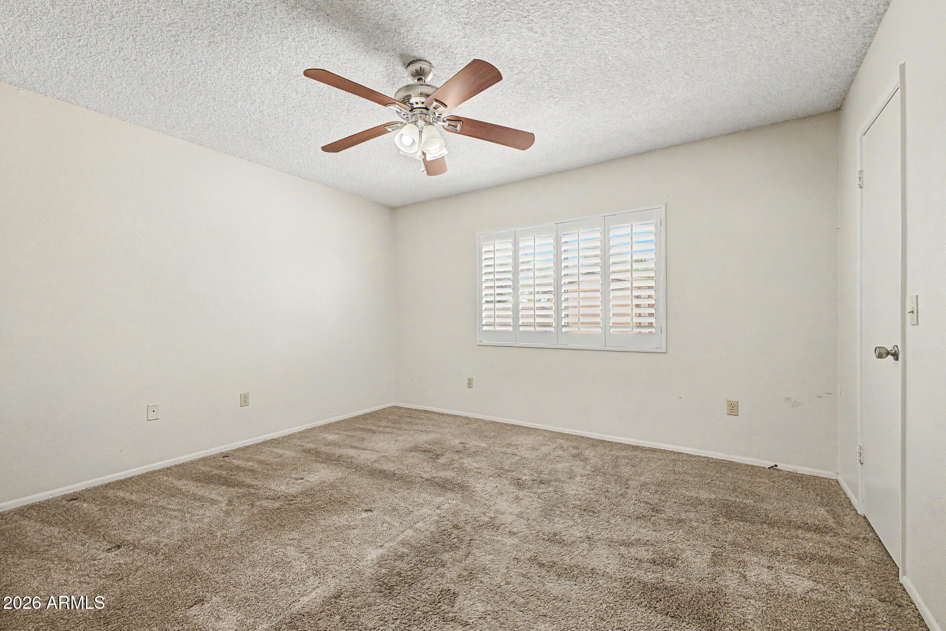 1068 W SANTA CRUZ Drive