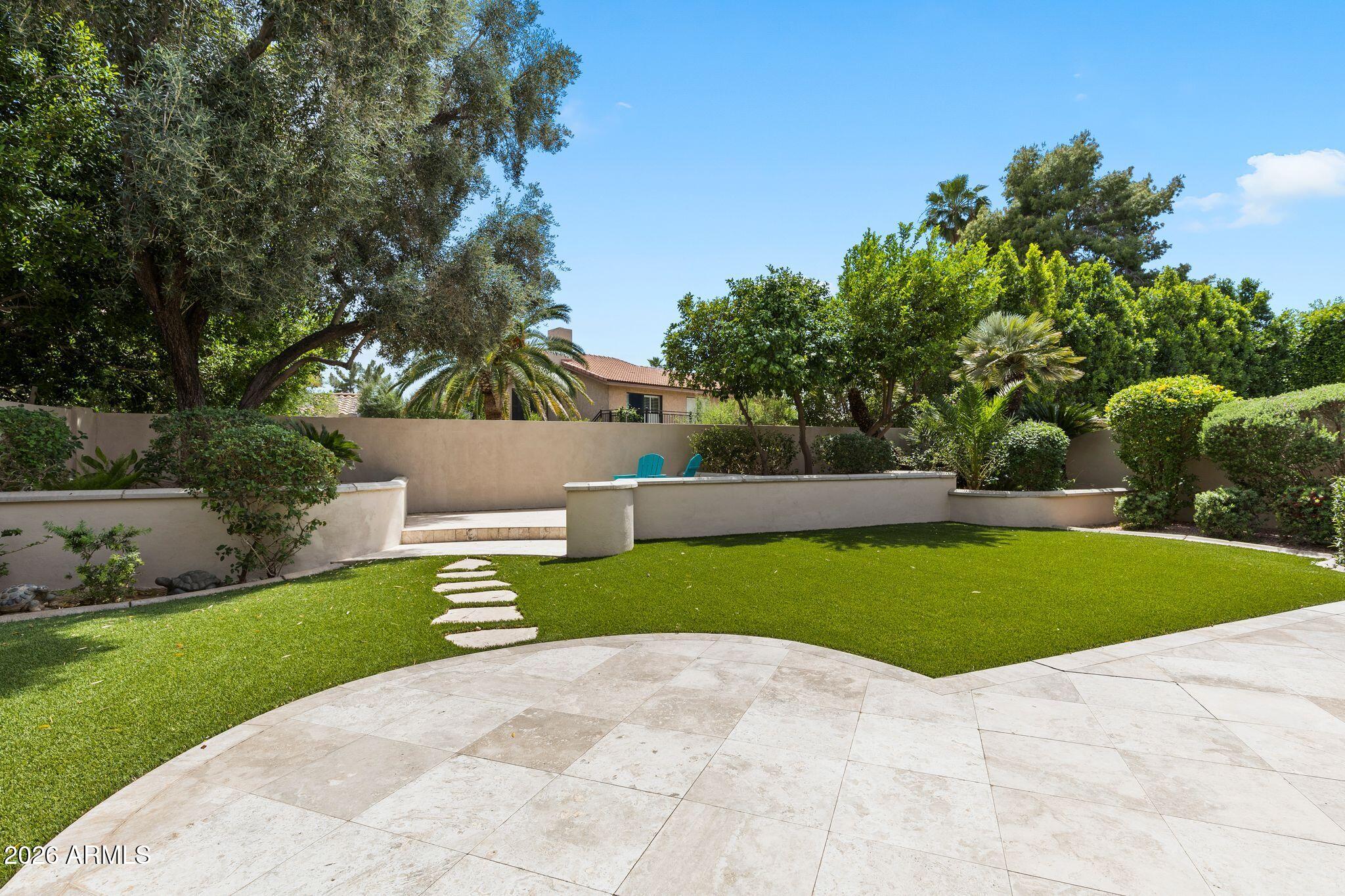 7495 E SUNNYVALE Drive