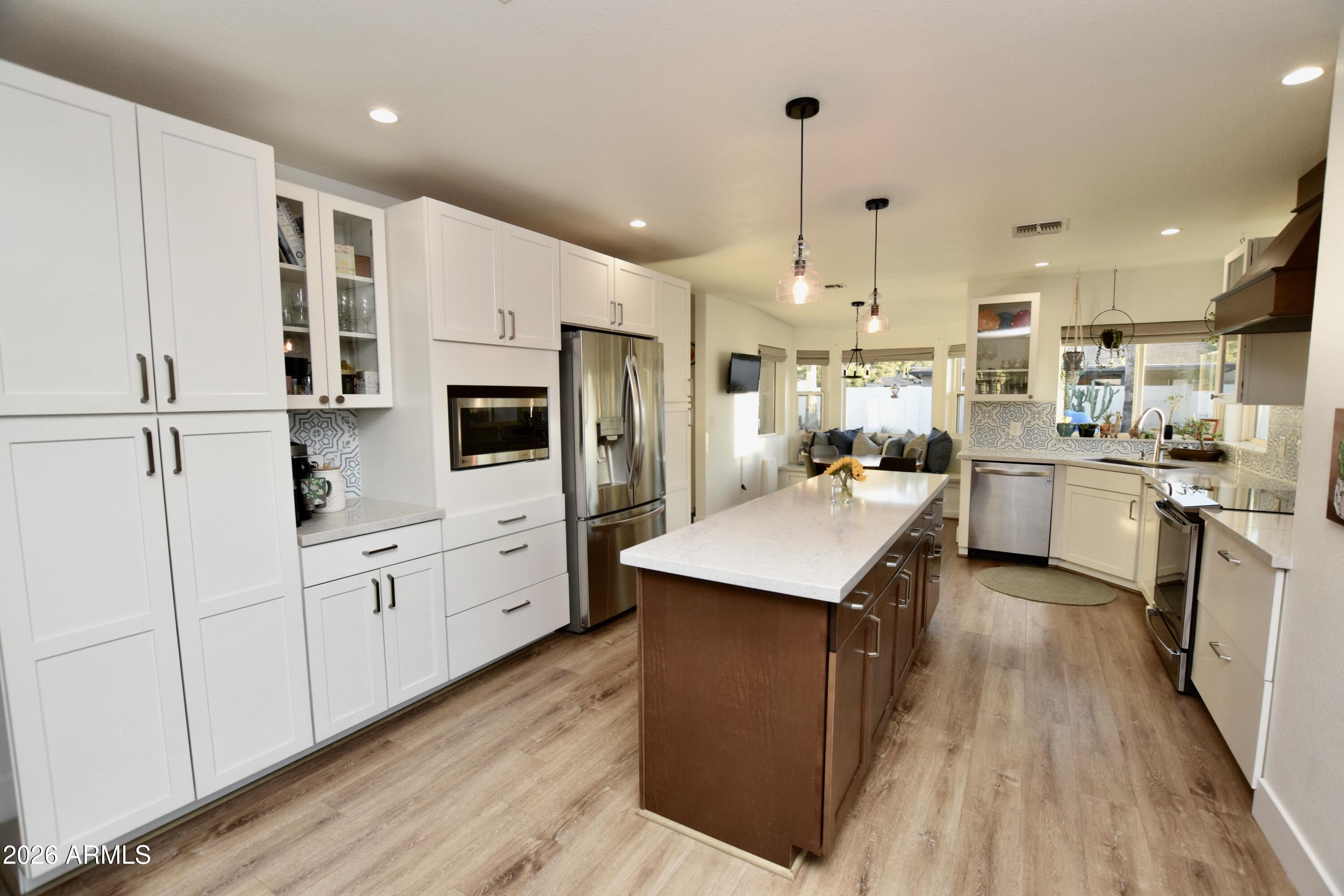 201 W PERSHING Avenue