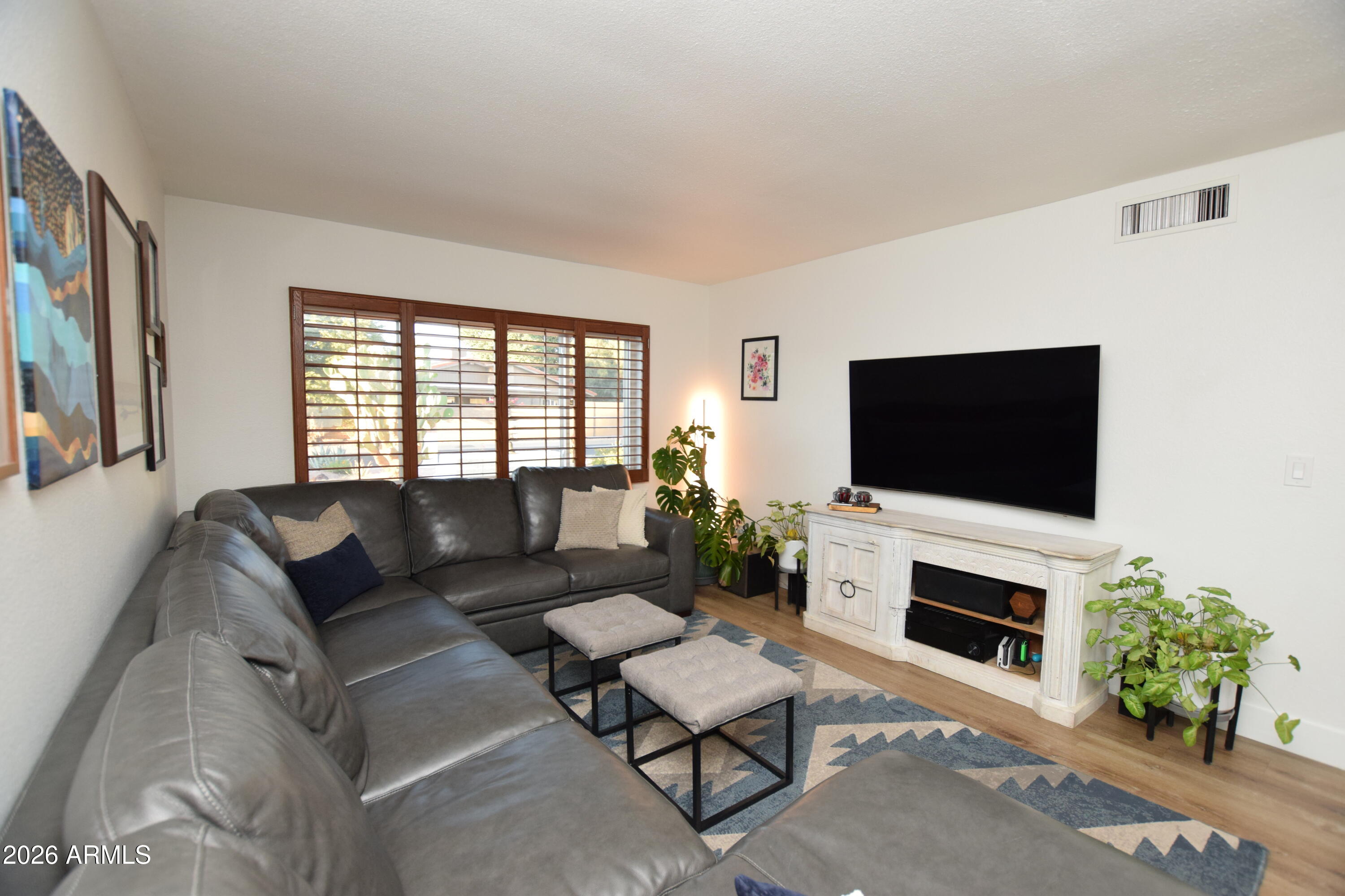 201 W PERSHING Avenue