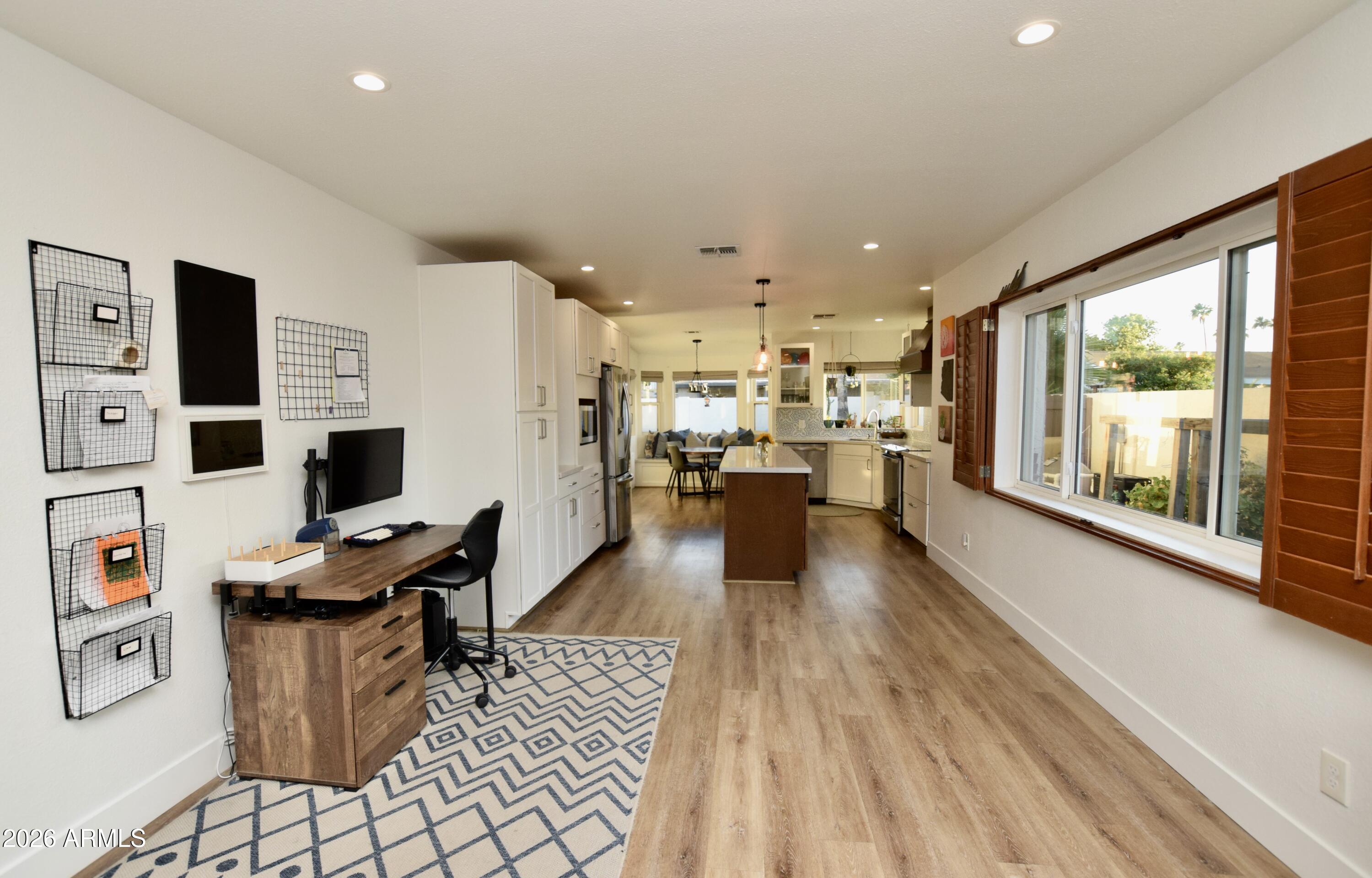 201 W PERSHING Avenue