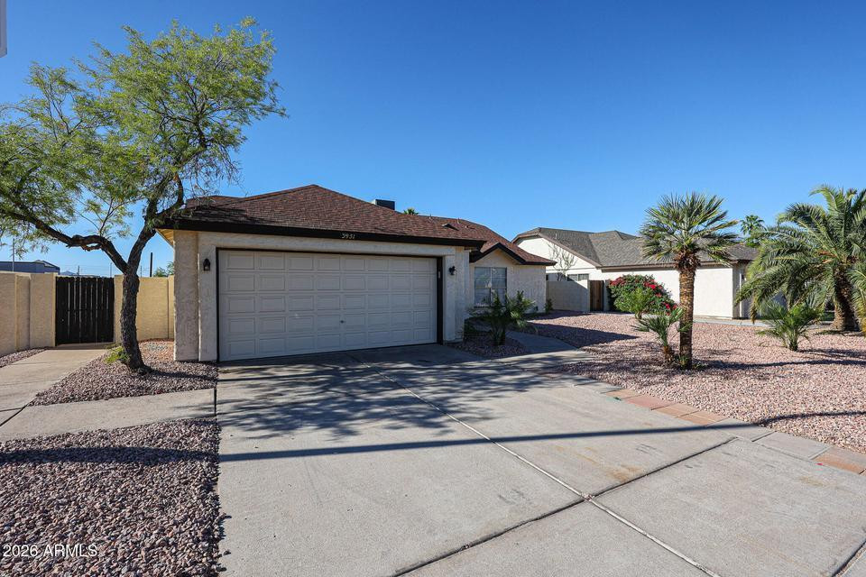 3951 E Waltann Lane