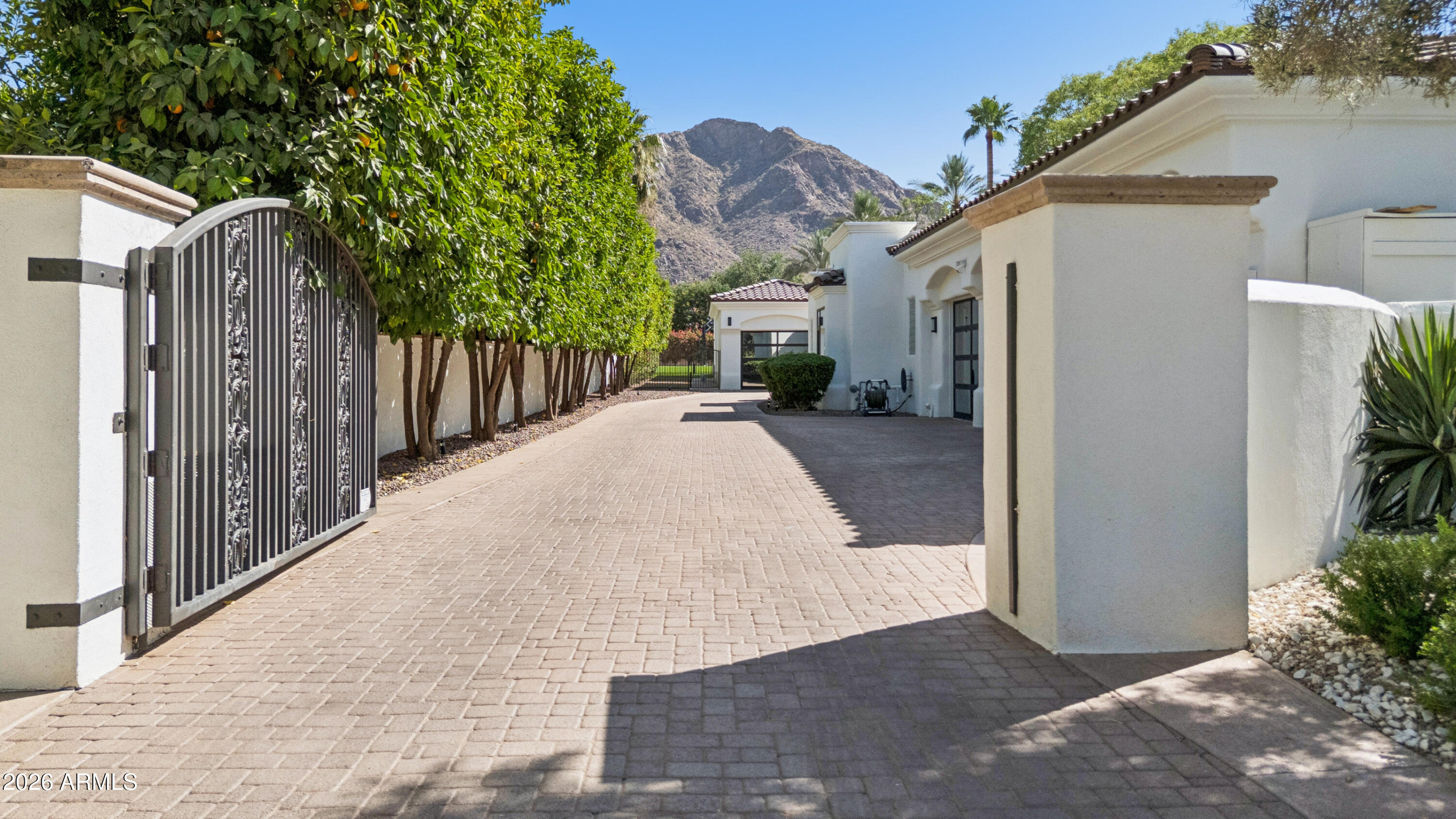 6001 E NAUMANN Drive