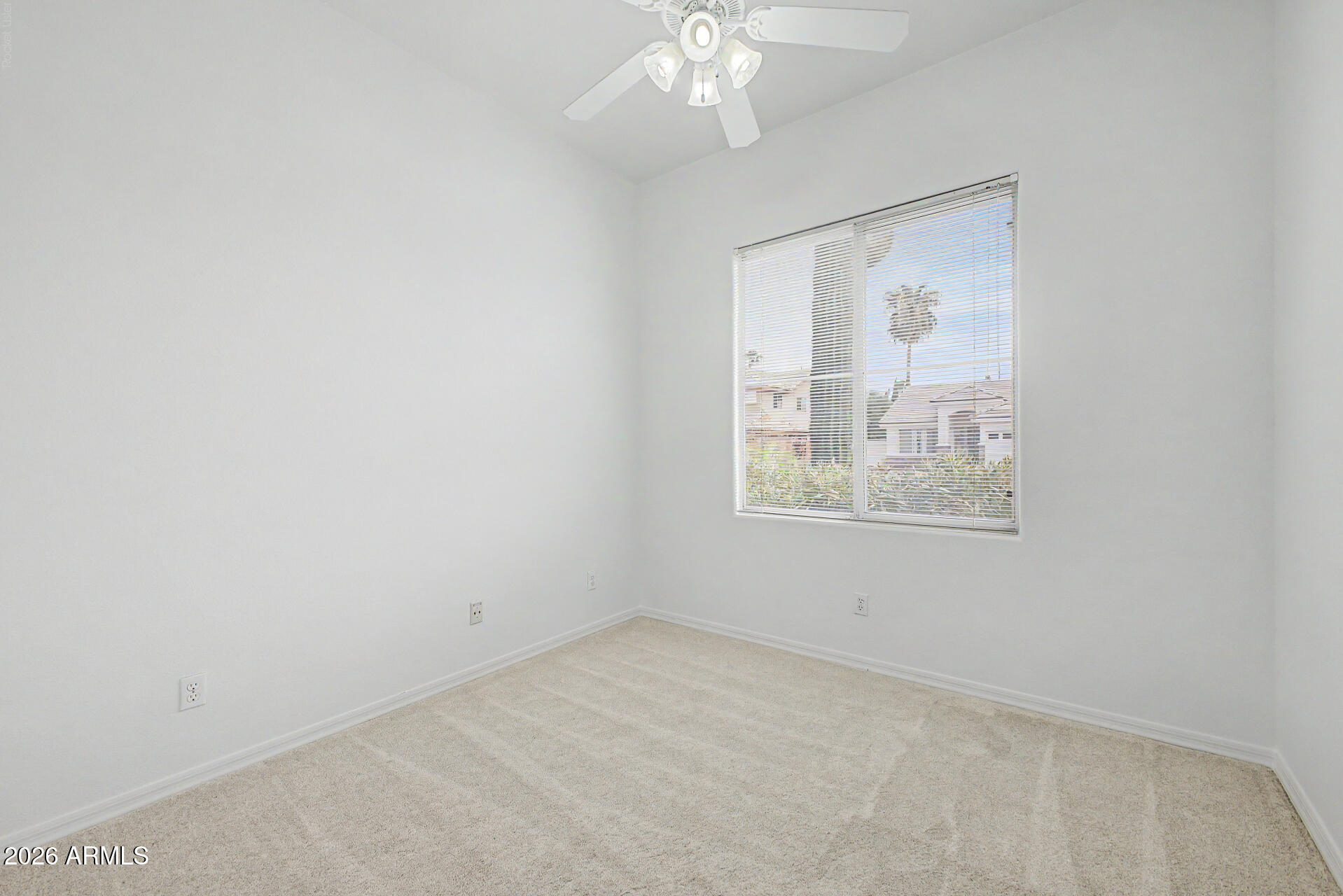 1528 E LAREDO Street