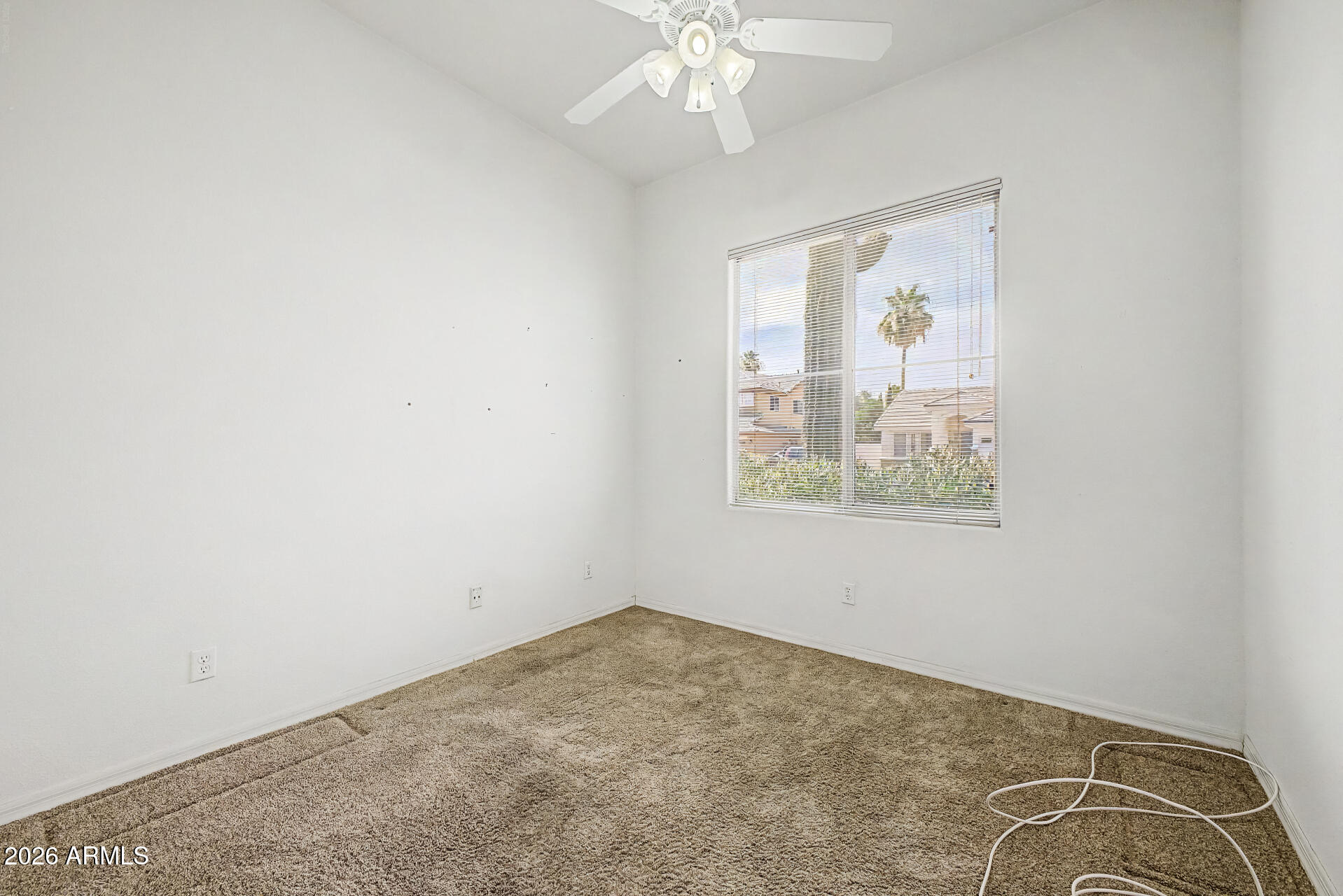 1528 E LAREDO Street