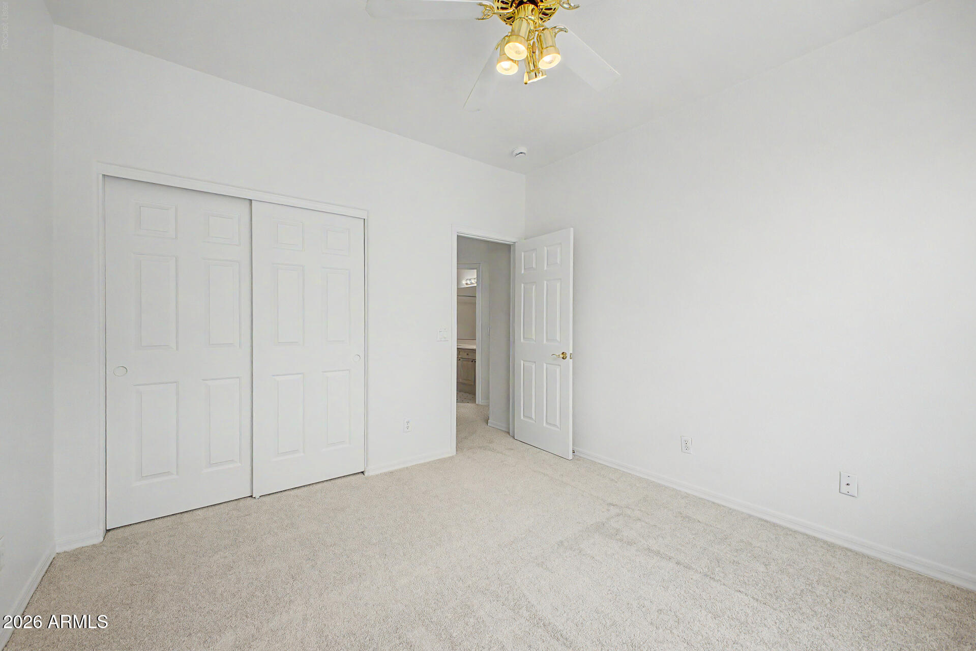 1528 E LAREDO Street