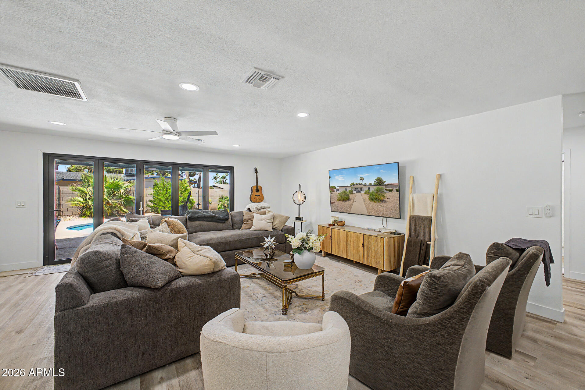 5140 E POINSETTIA Drive