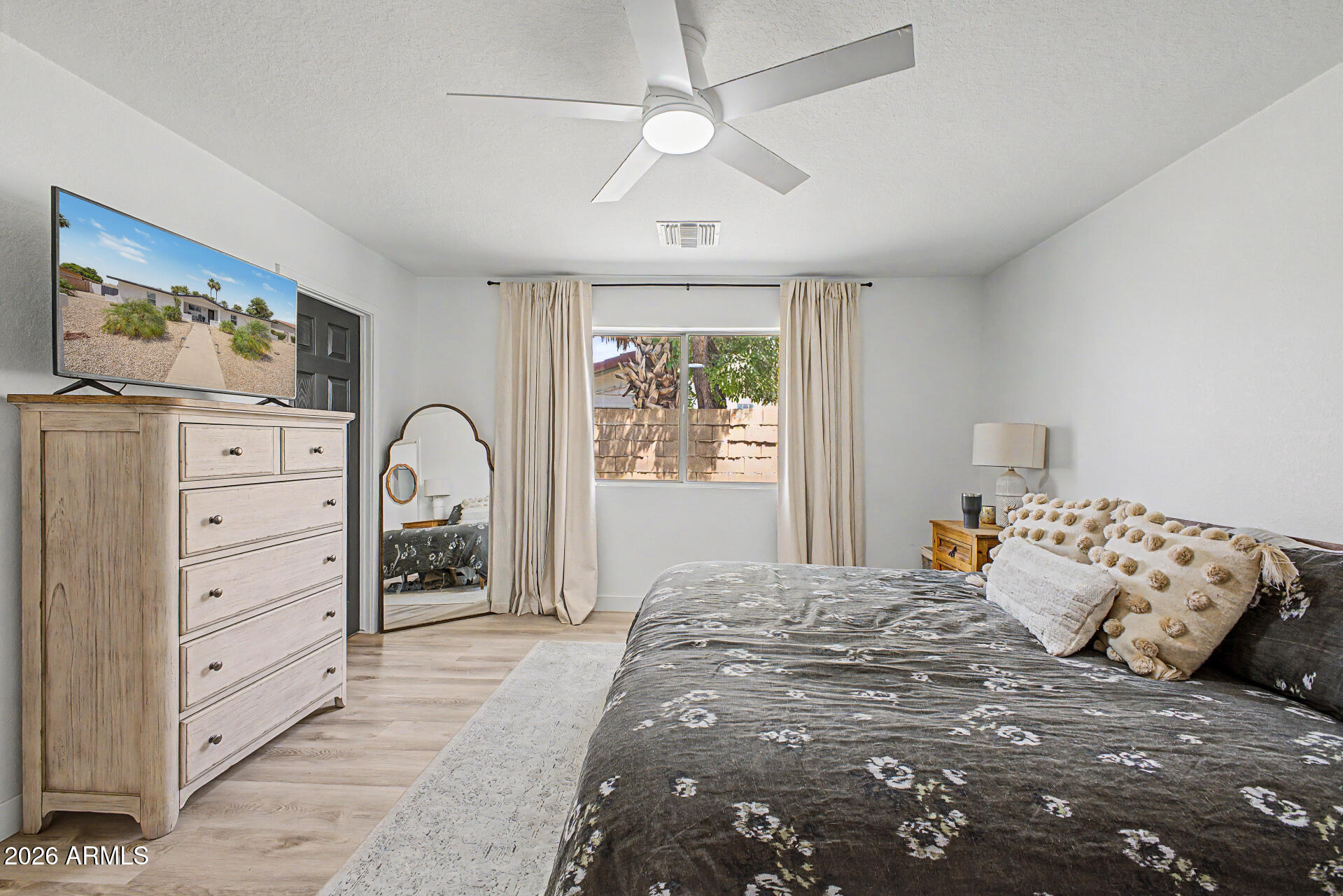 5140 E POINSETTIA Drive