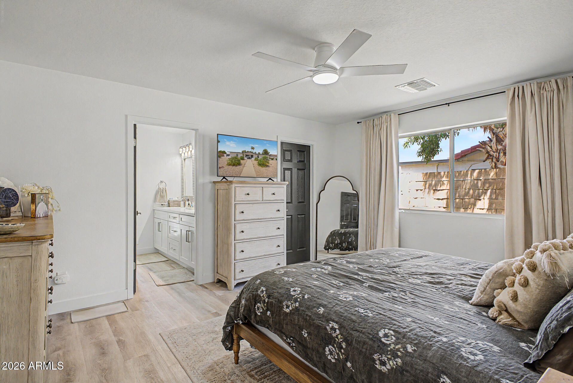 5140 E POINSETTIA Drive