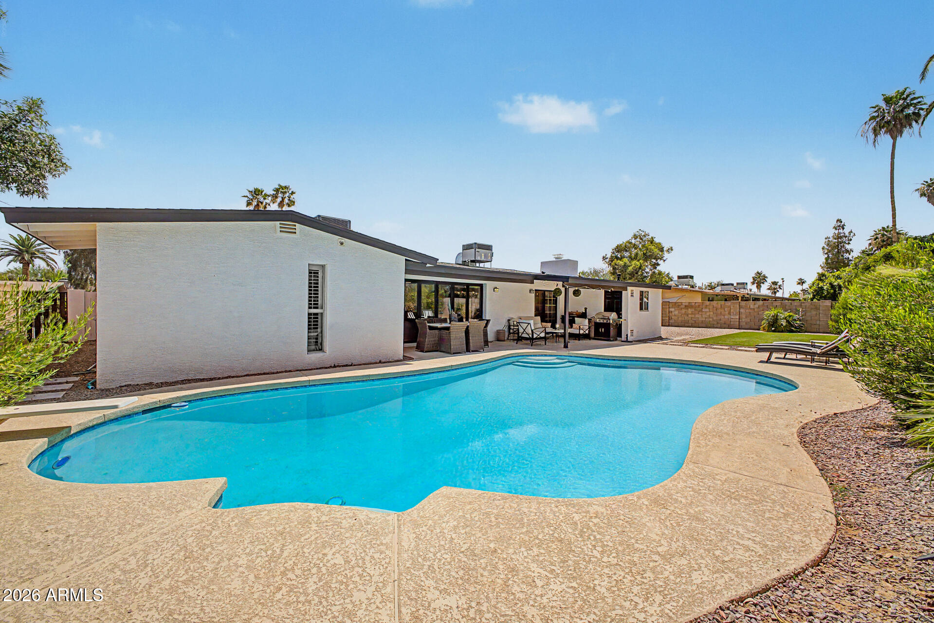 5140 E POINSETTIA Drive