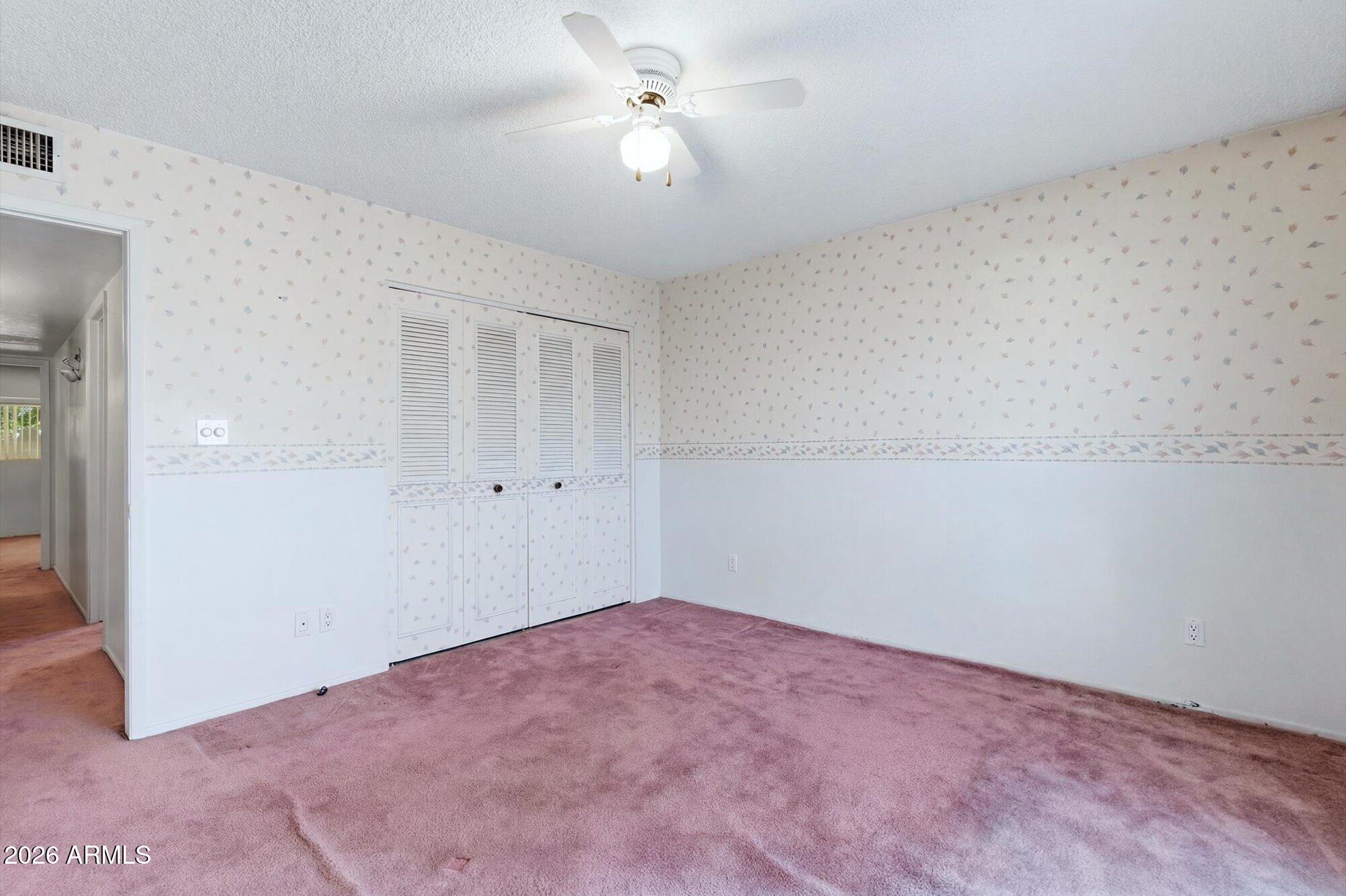 1434 W KERRY Lane