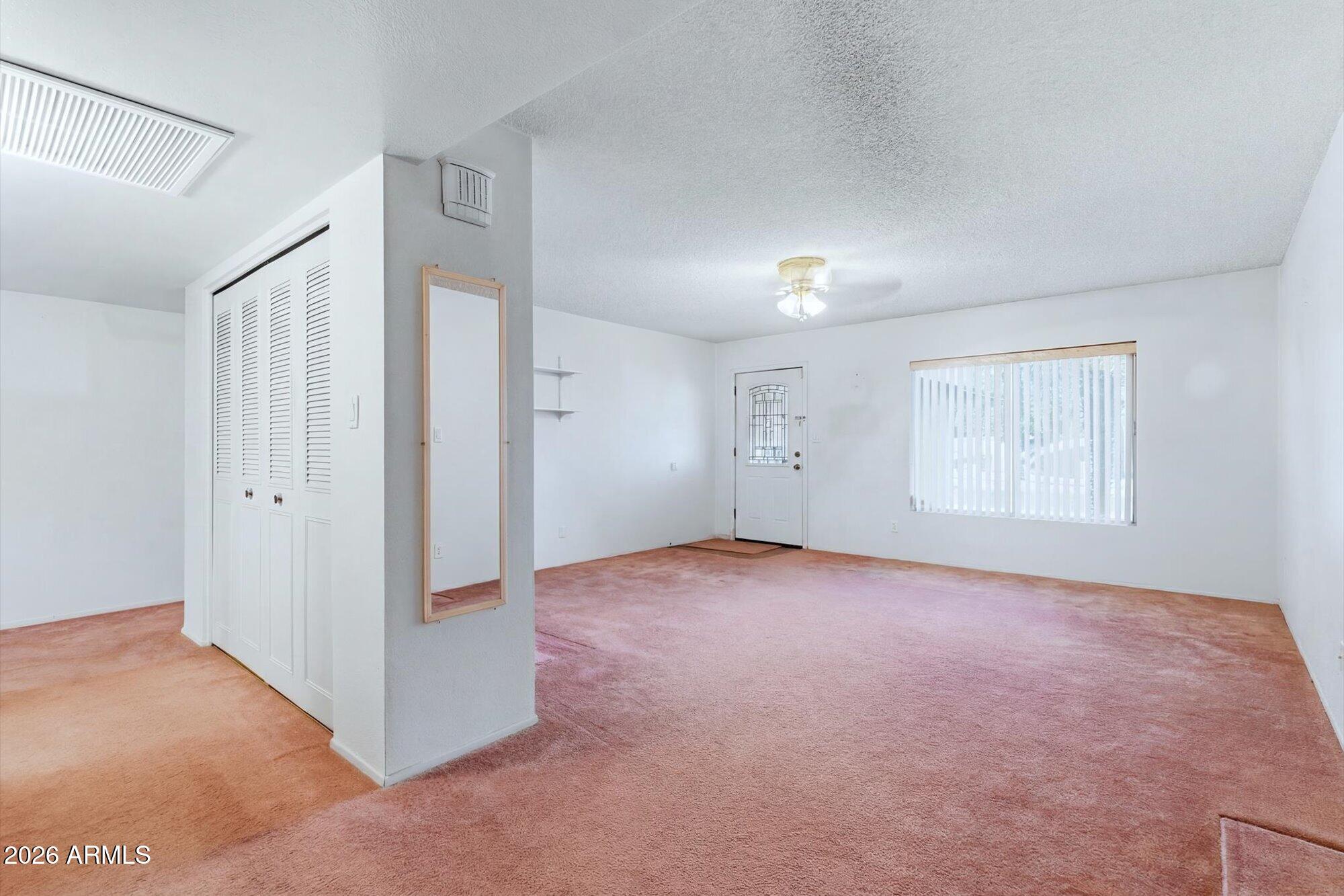 1434 W KERRY Lane