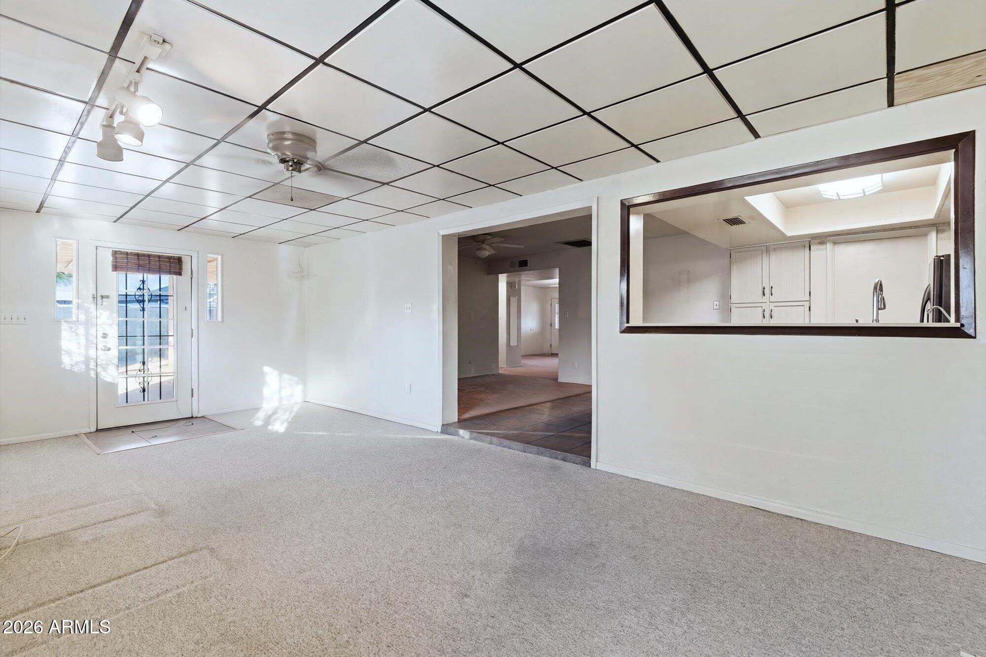 1434 W KERRY Lane