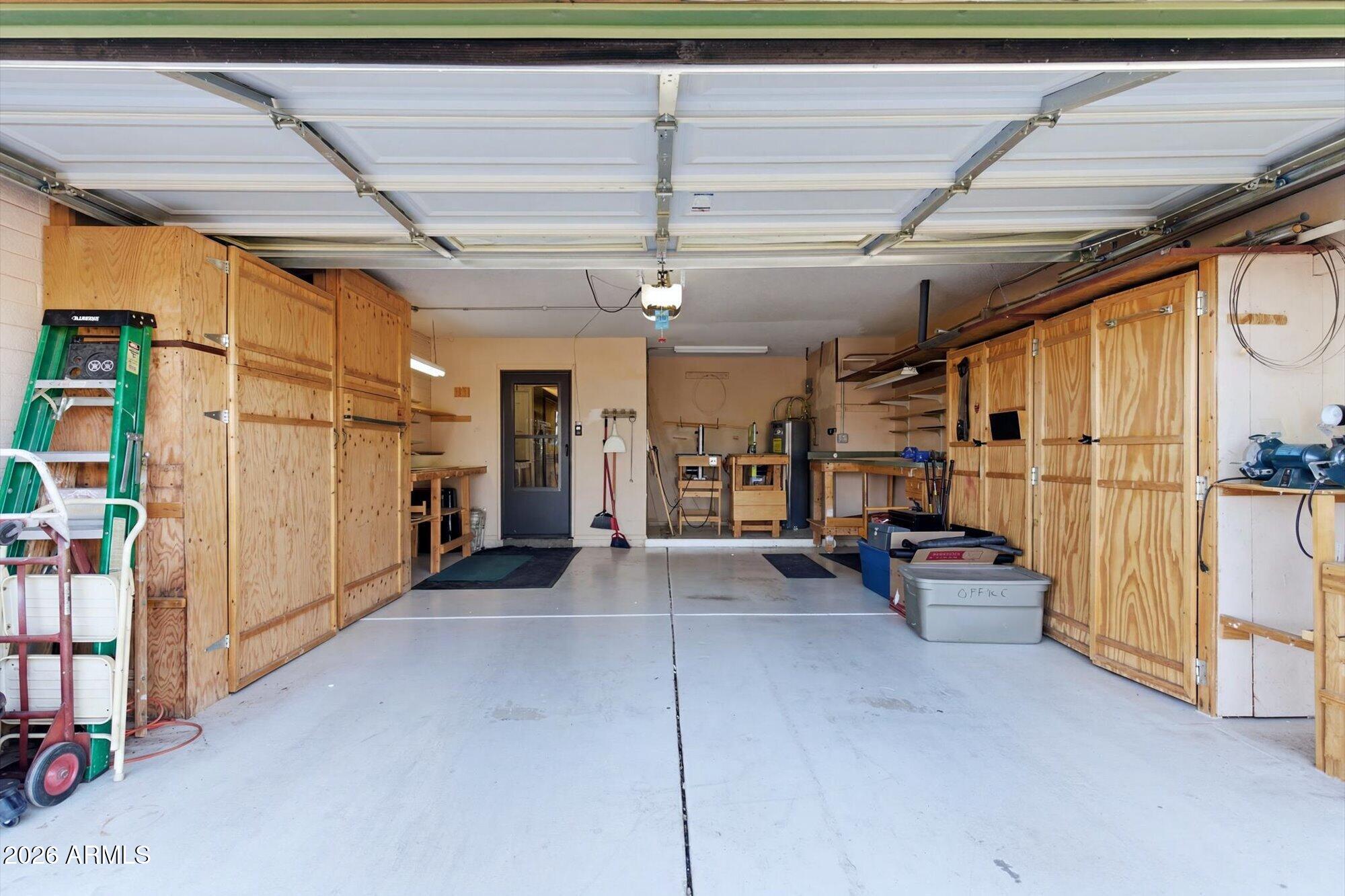 1434 W KERRY Lane