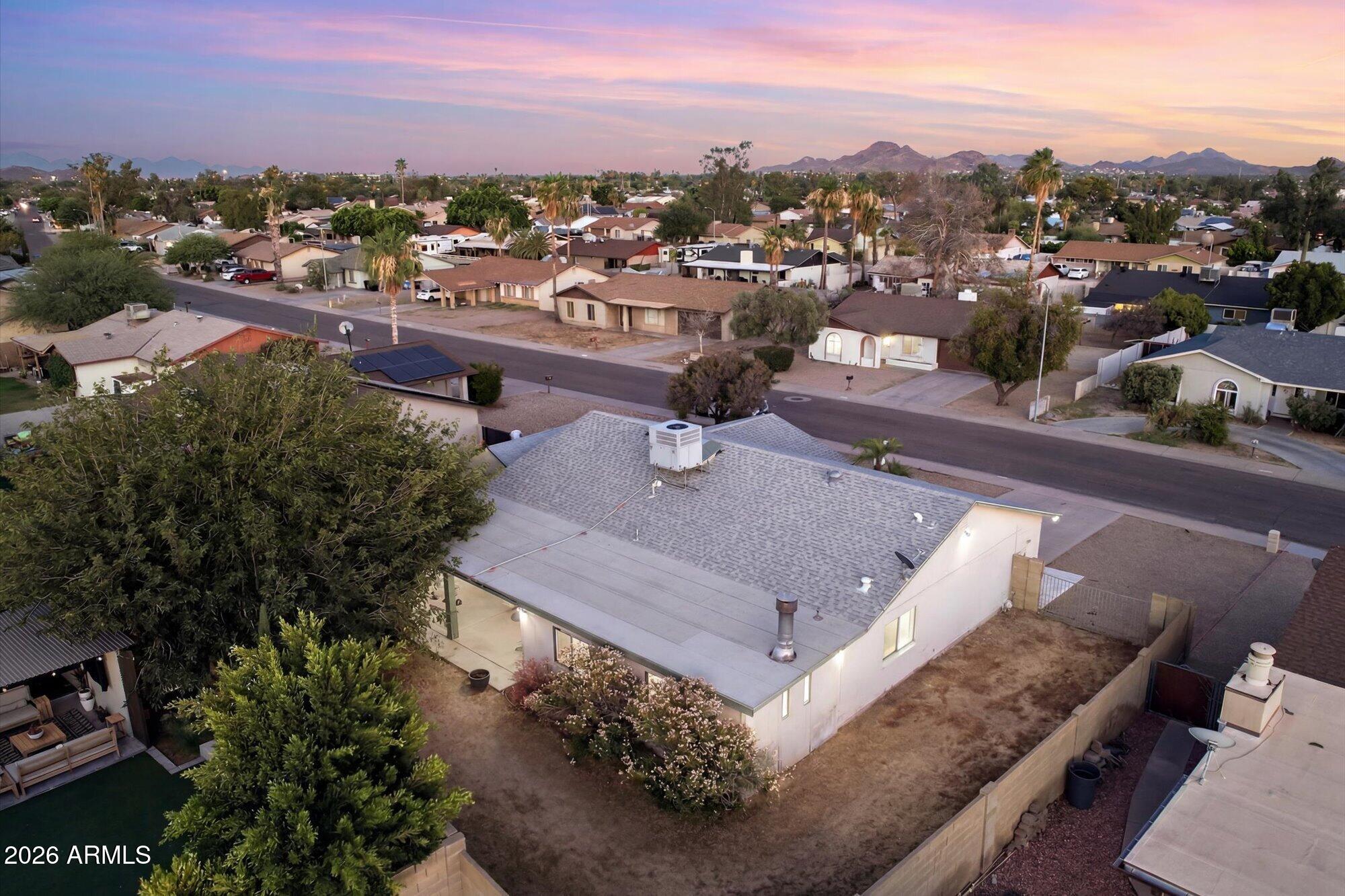 1434 W KERRY Lane