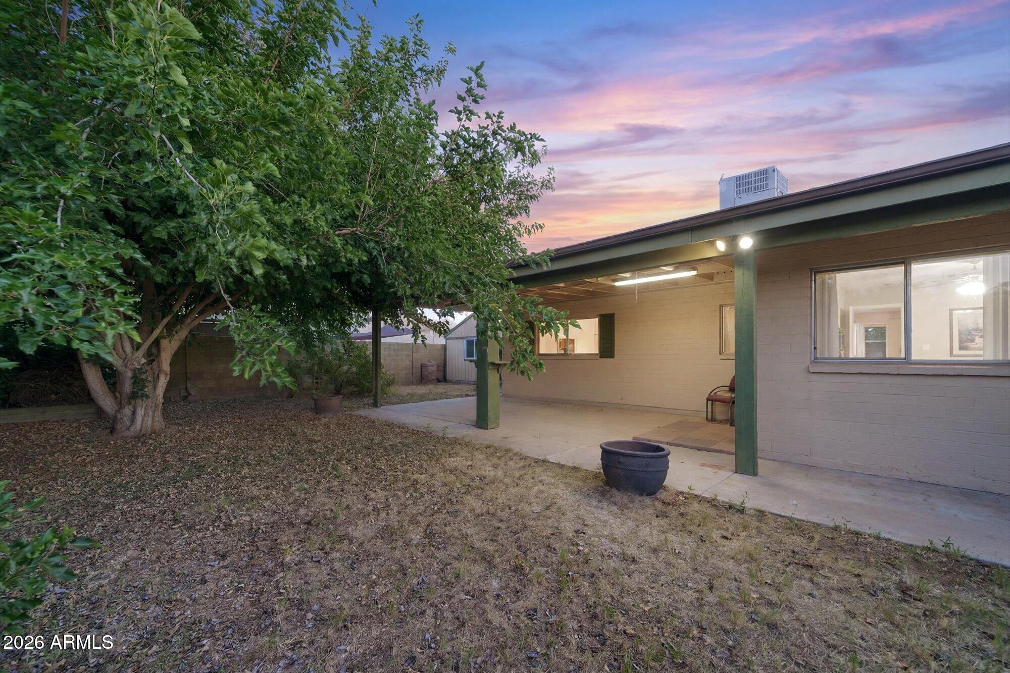 1434 W KERRY Lane