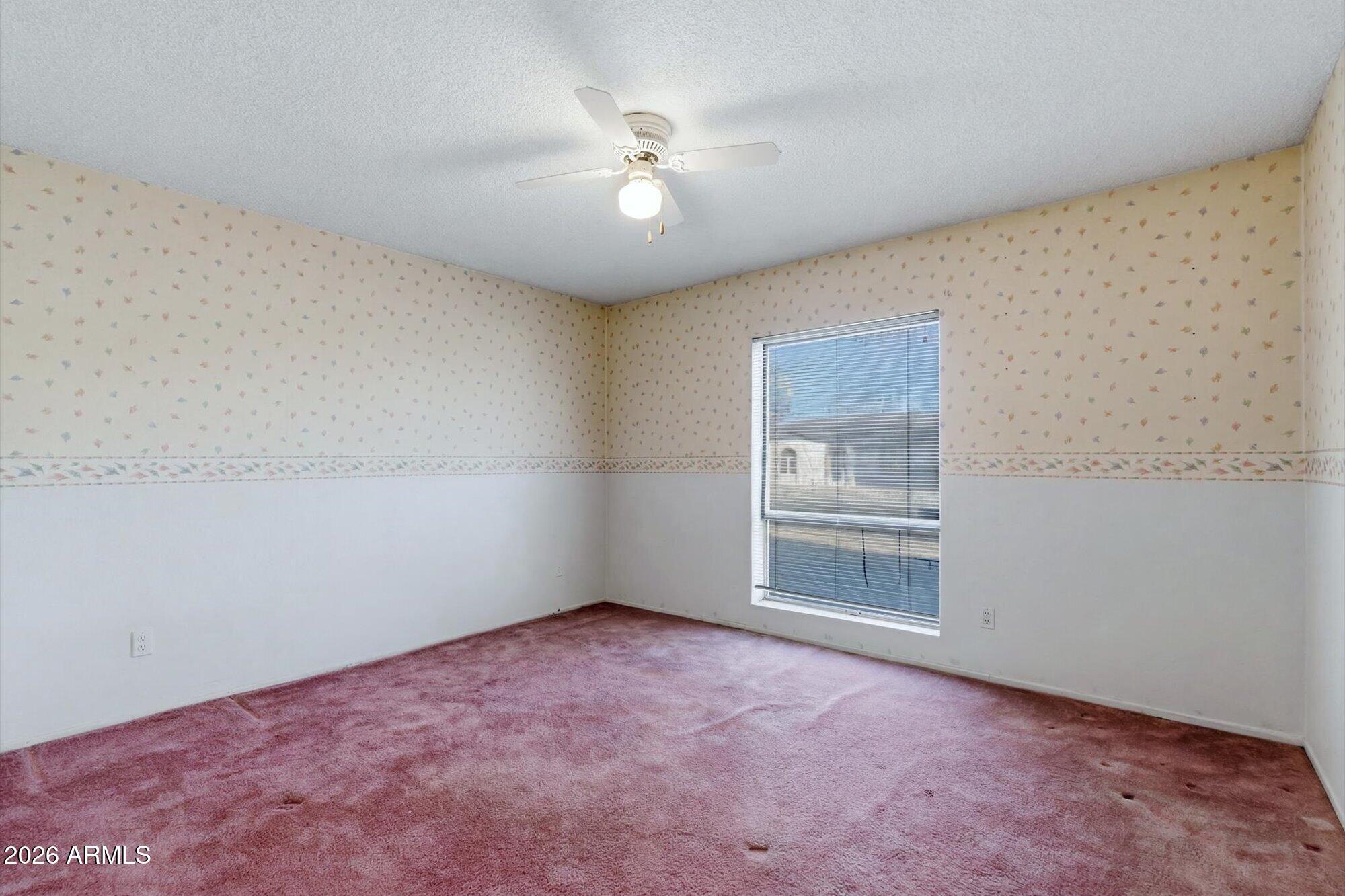 1434 W KERRY Lane