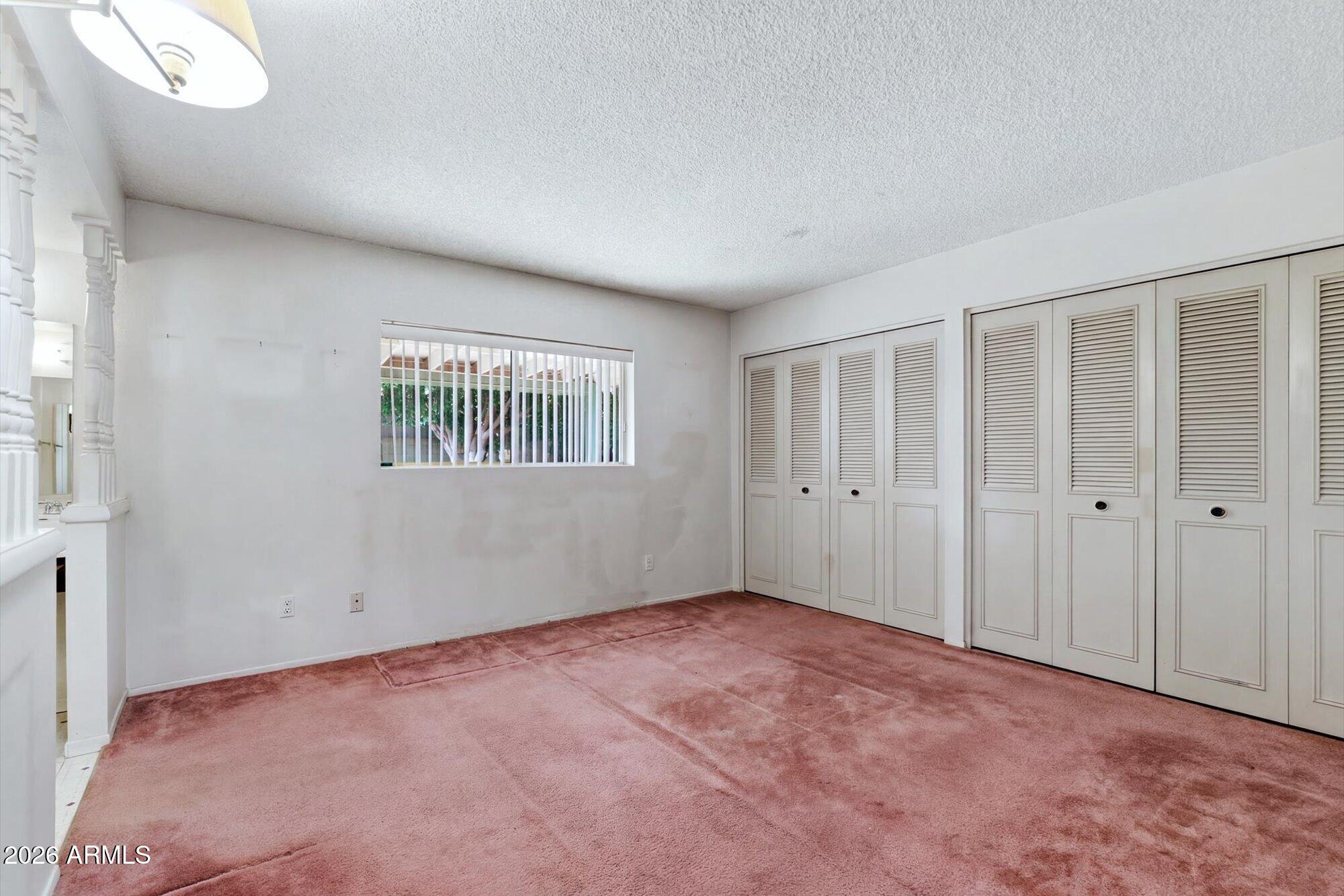 1434 W KERRY Lane