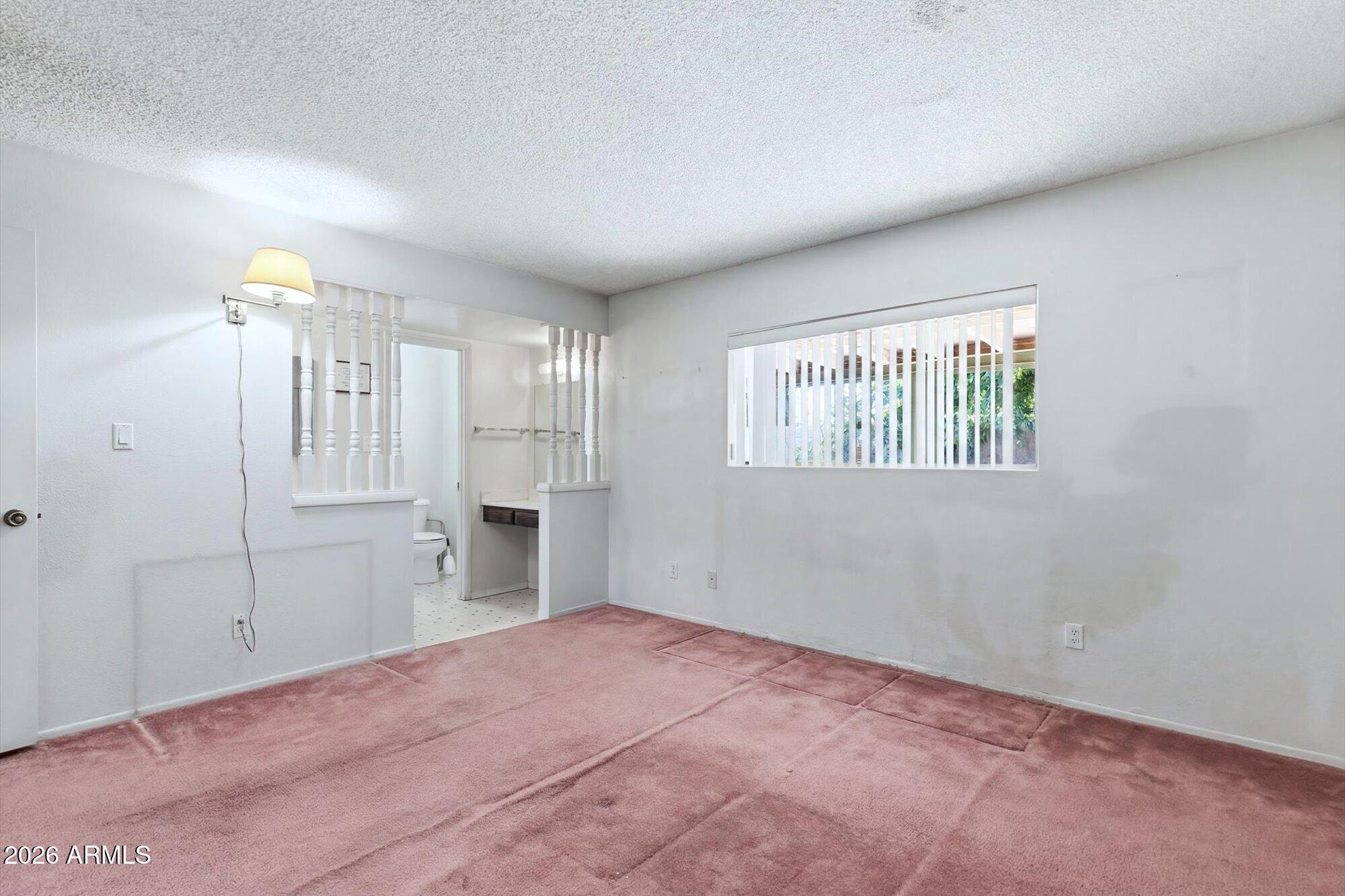 1434 W KERRY Lane