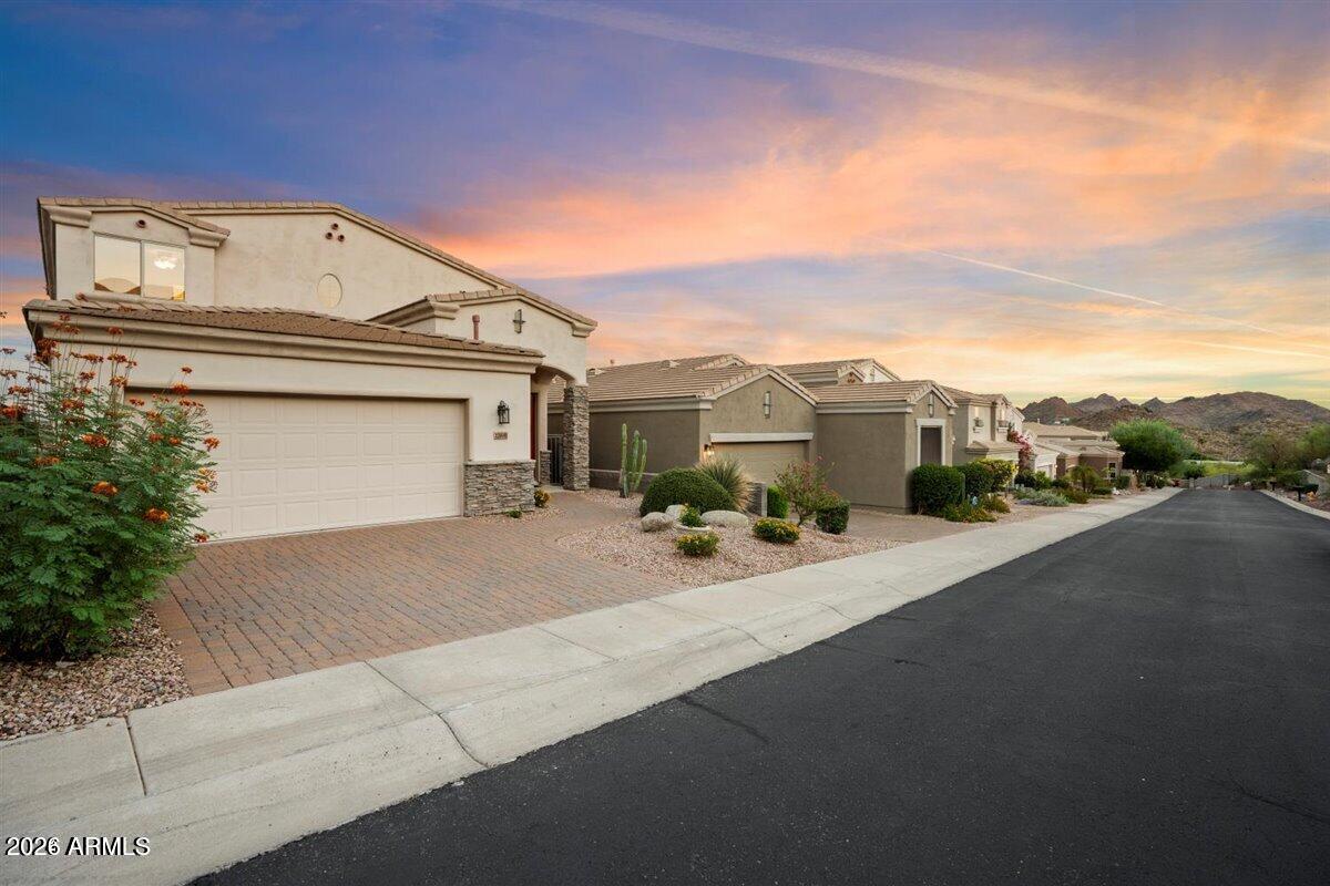 12641 N 18TH Place