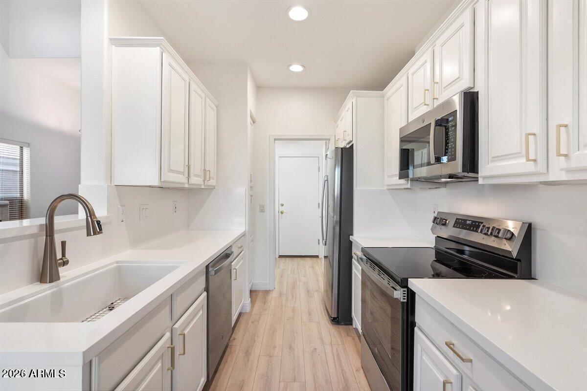 12641 N 18TH Place