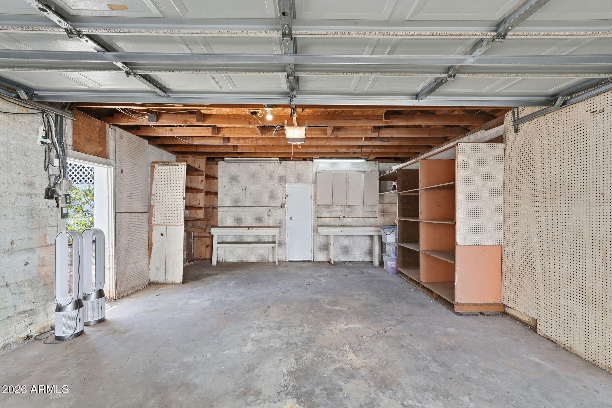 511 W ROMA Avenue