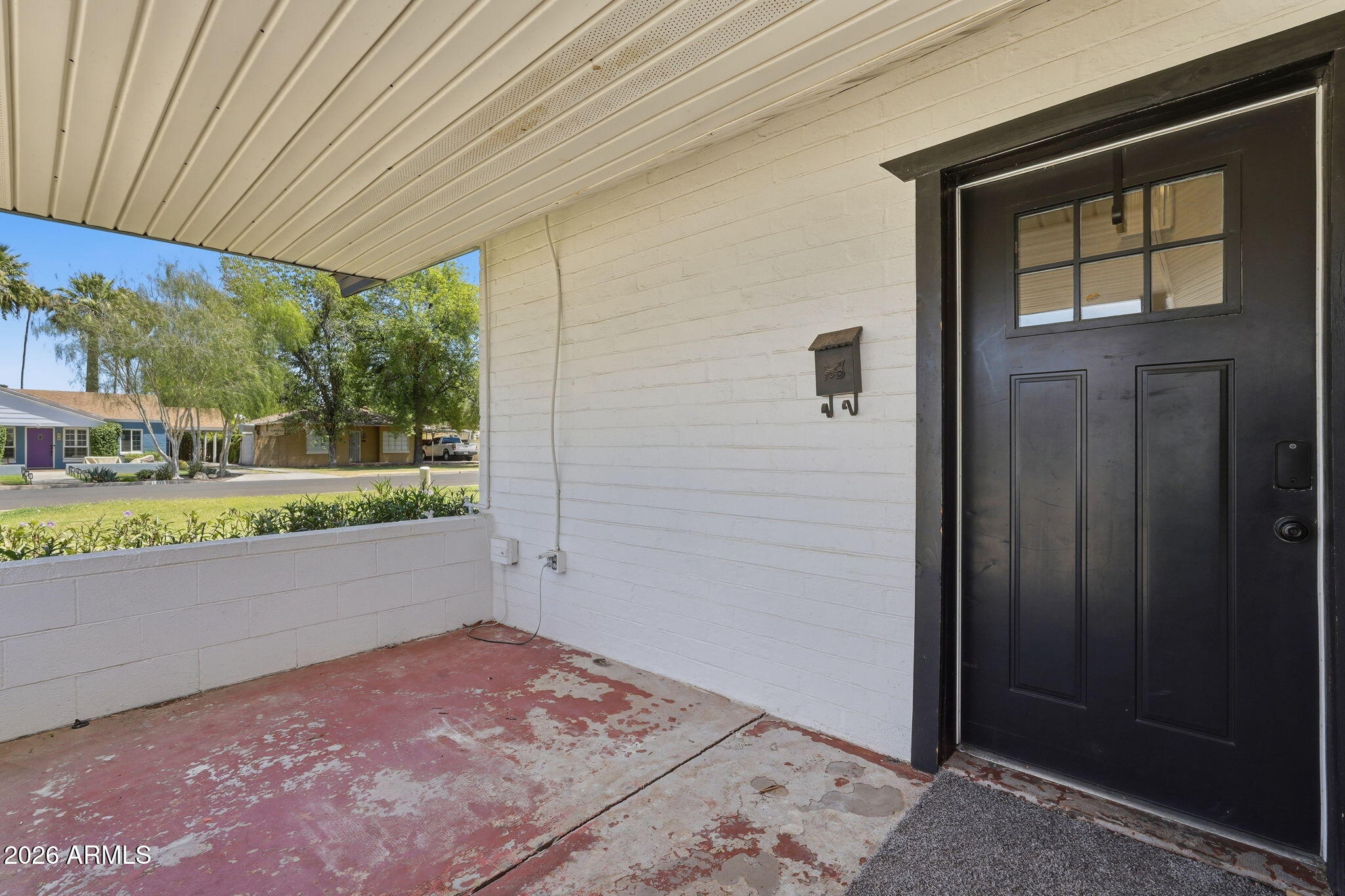 511 W ROMA Avenue