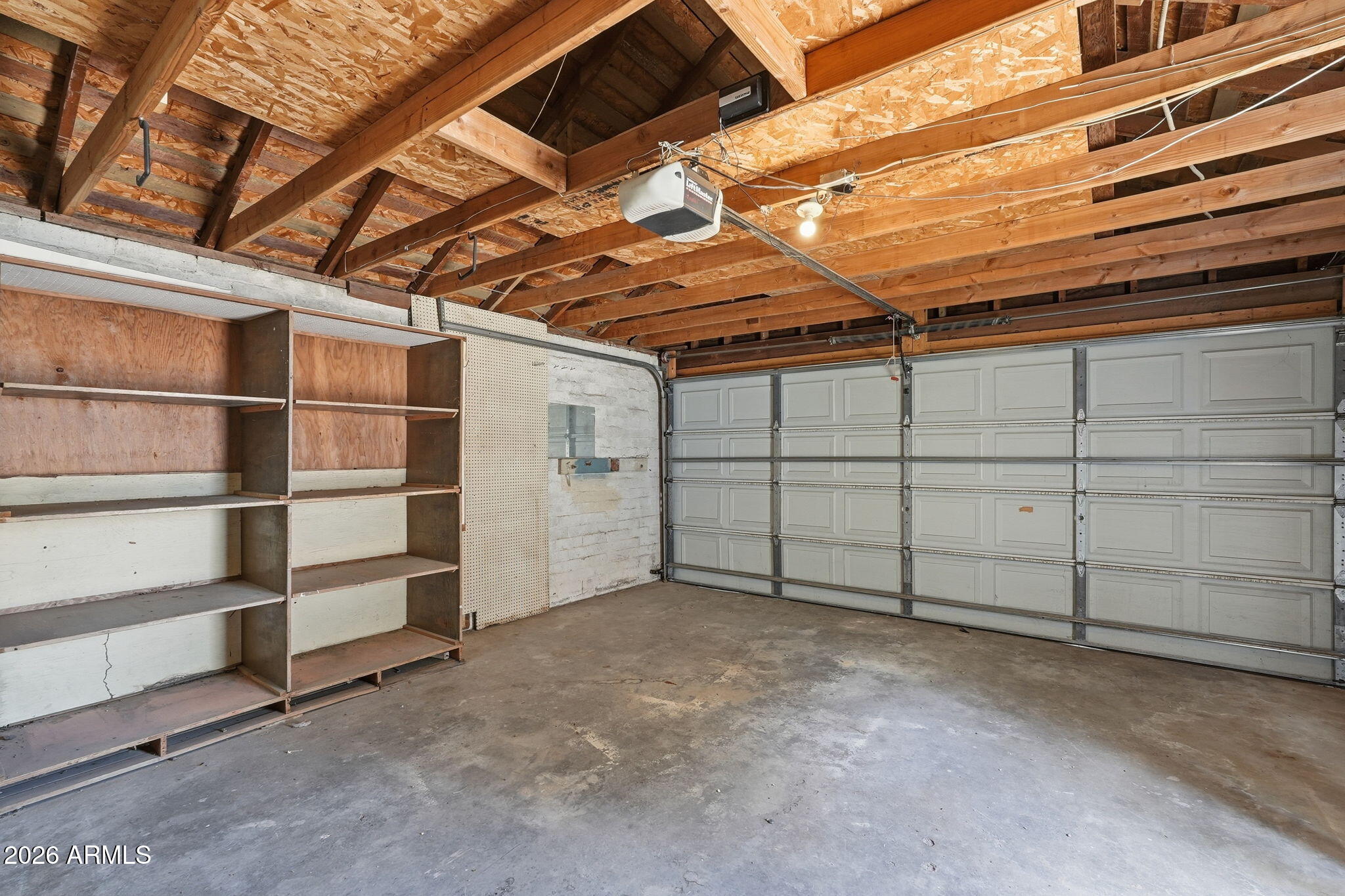 511 W ROMA Avenue