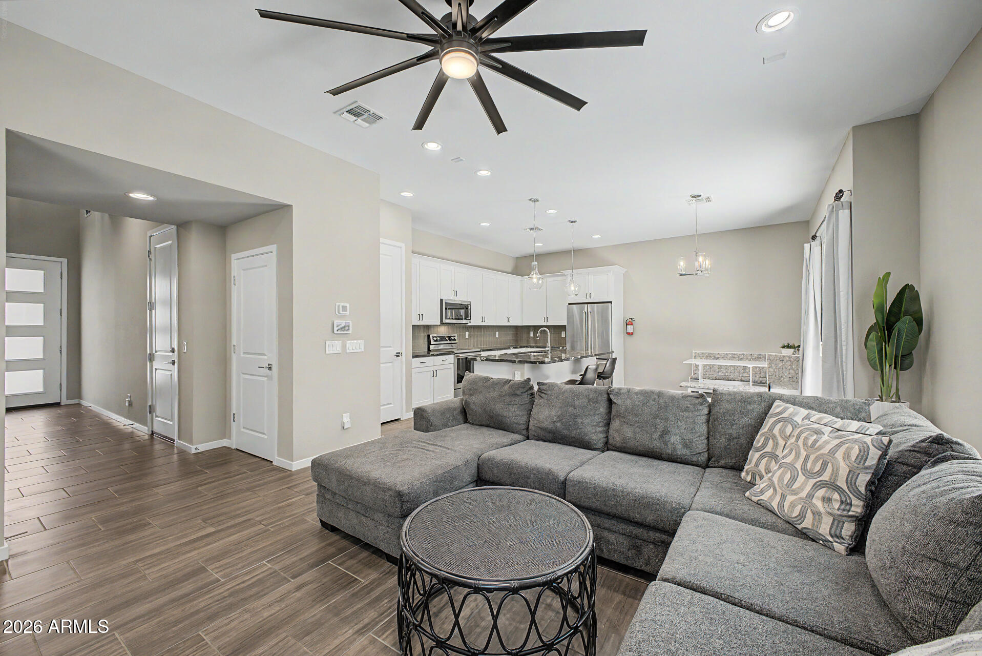 901 S SMITH Road 1064