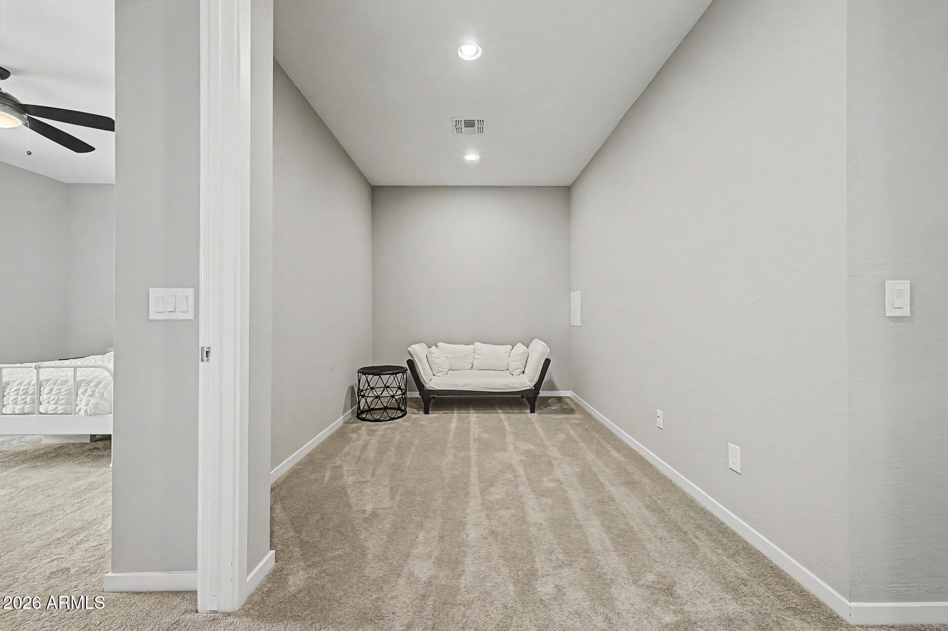 901 S SMITH Road 1064