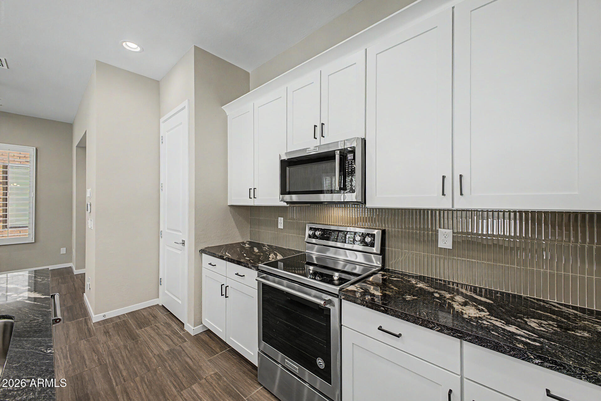 901 S SMITH Road 1064