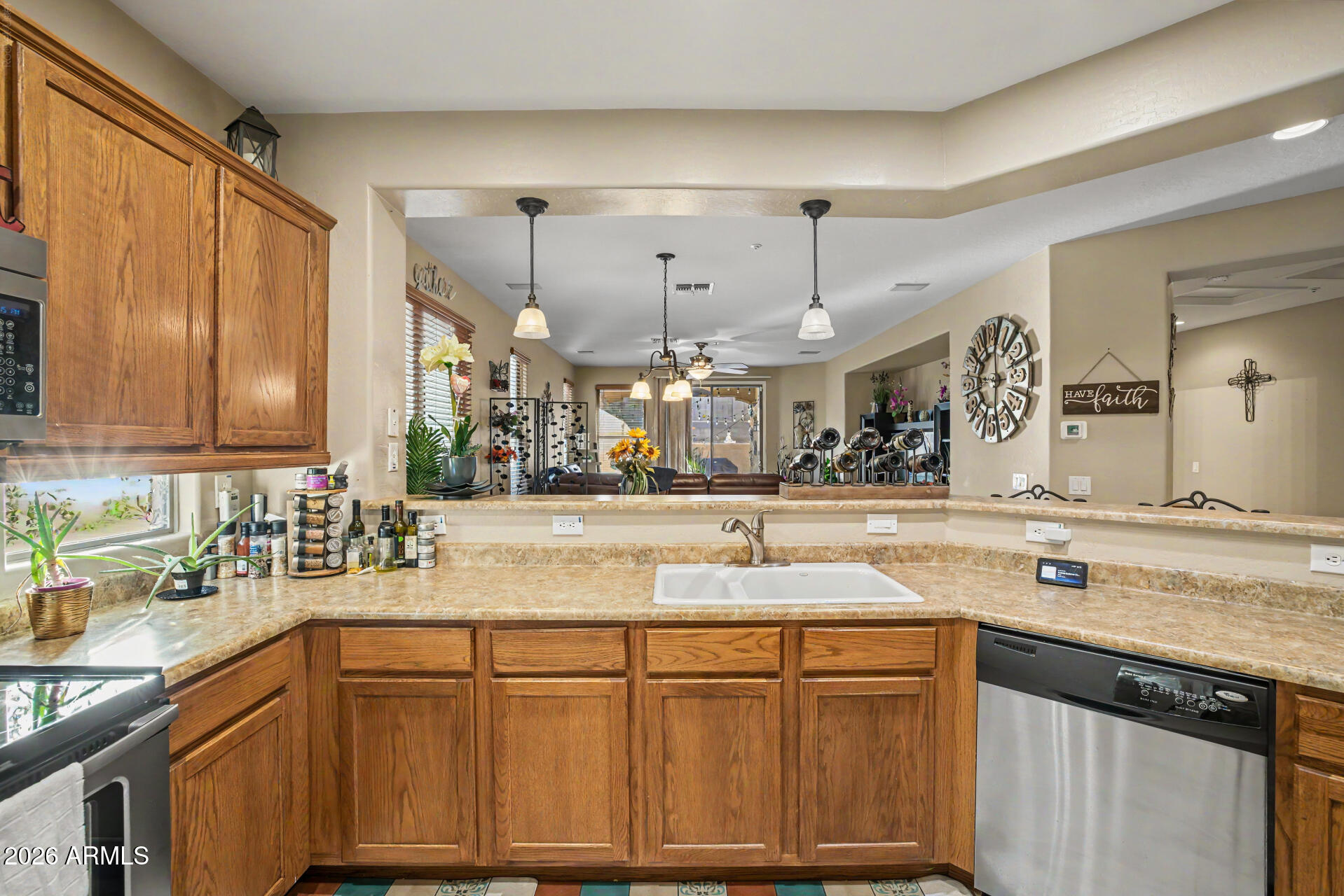 7124 W RED HAWK Drive