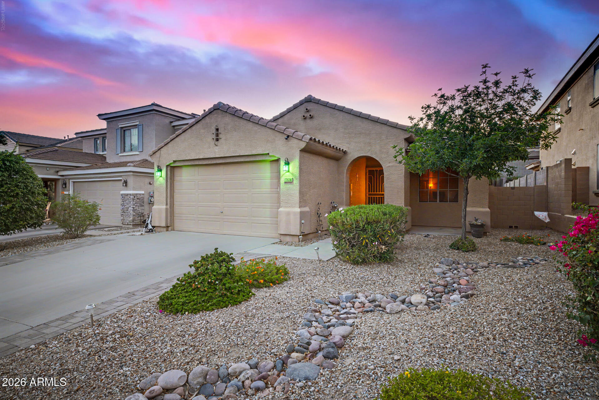 7124 W RED HAWK Drive