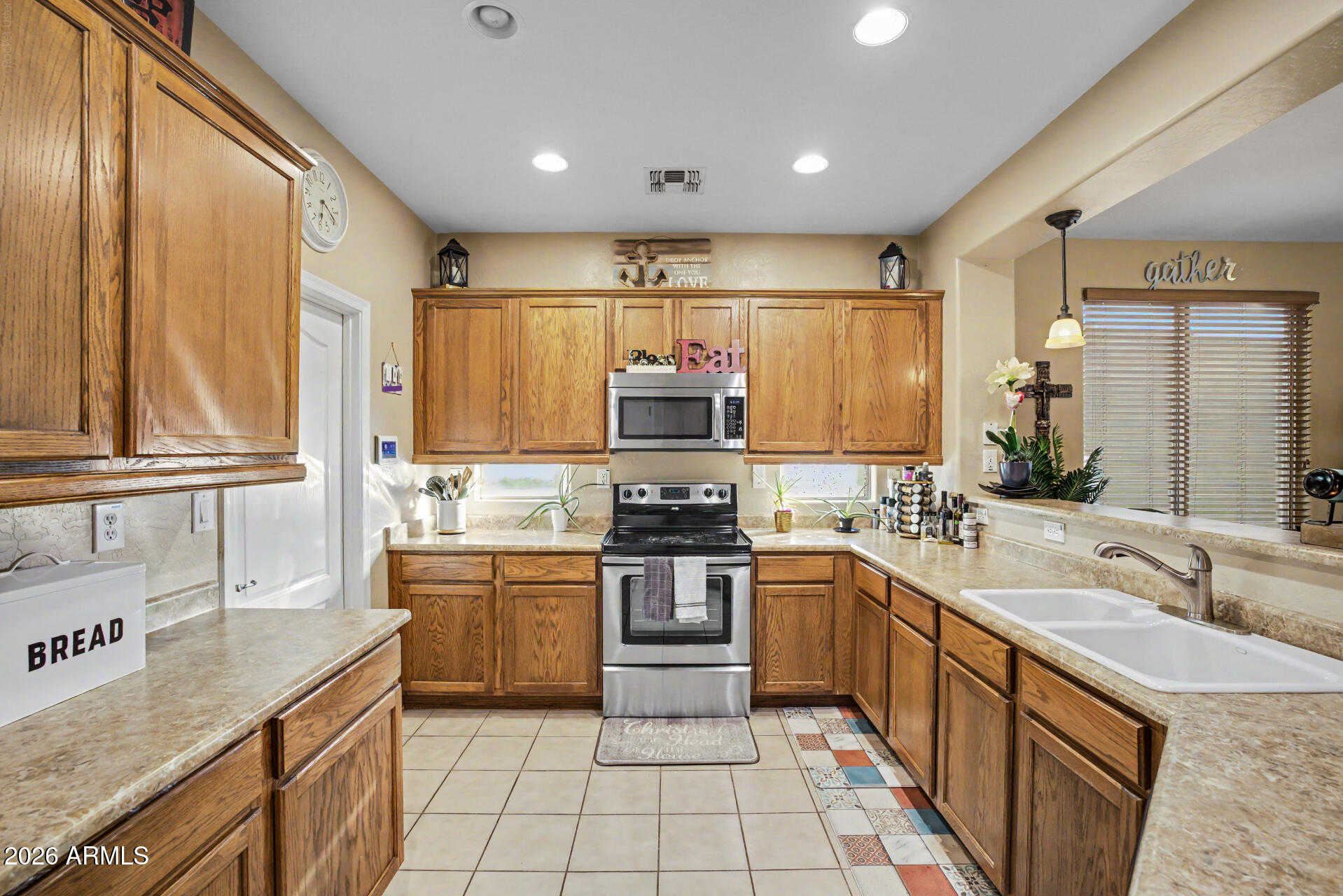 7124 W RED HAWK Drive