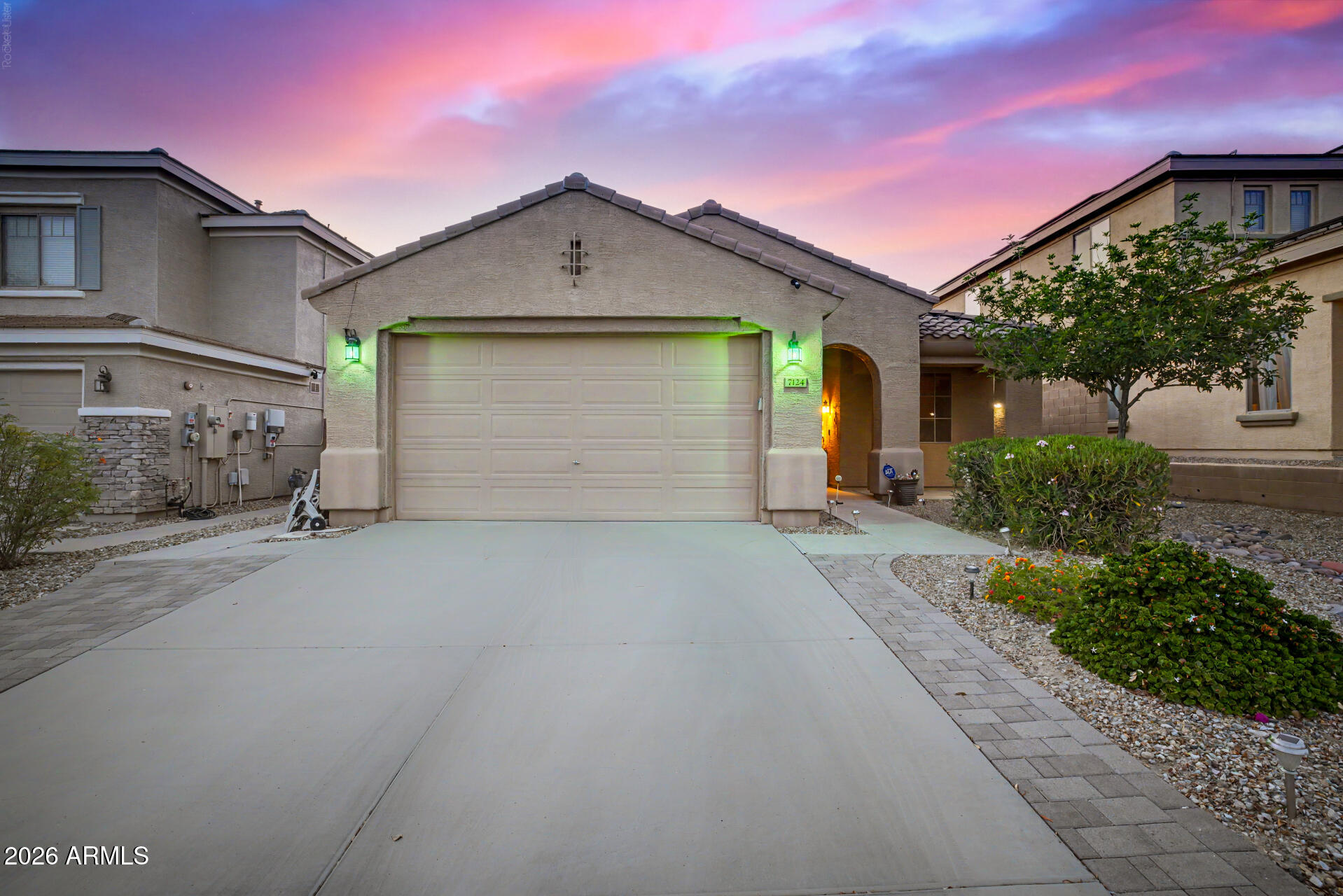 7124 W RED HAWK Drive