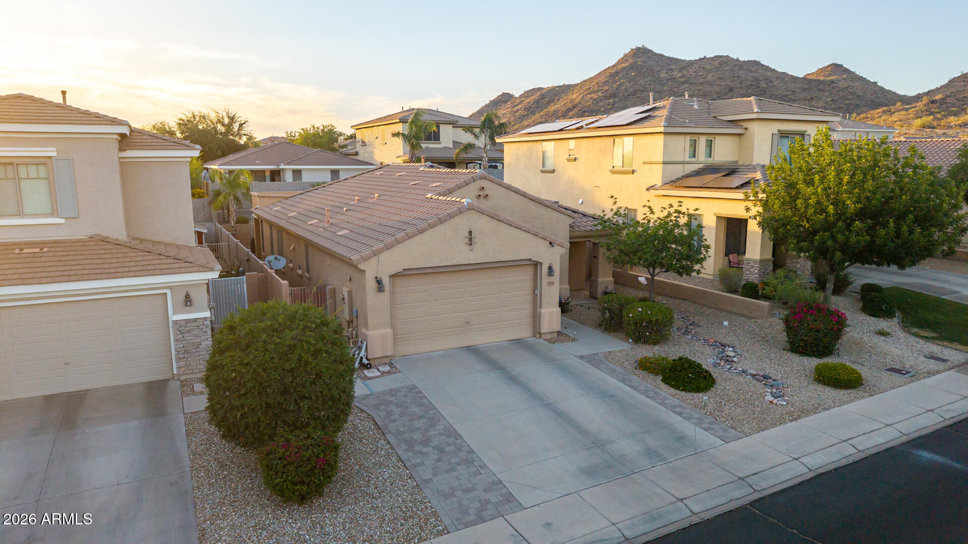 7124 W RED HAWK Drive