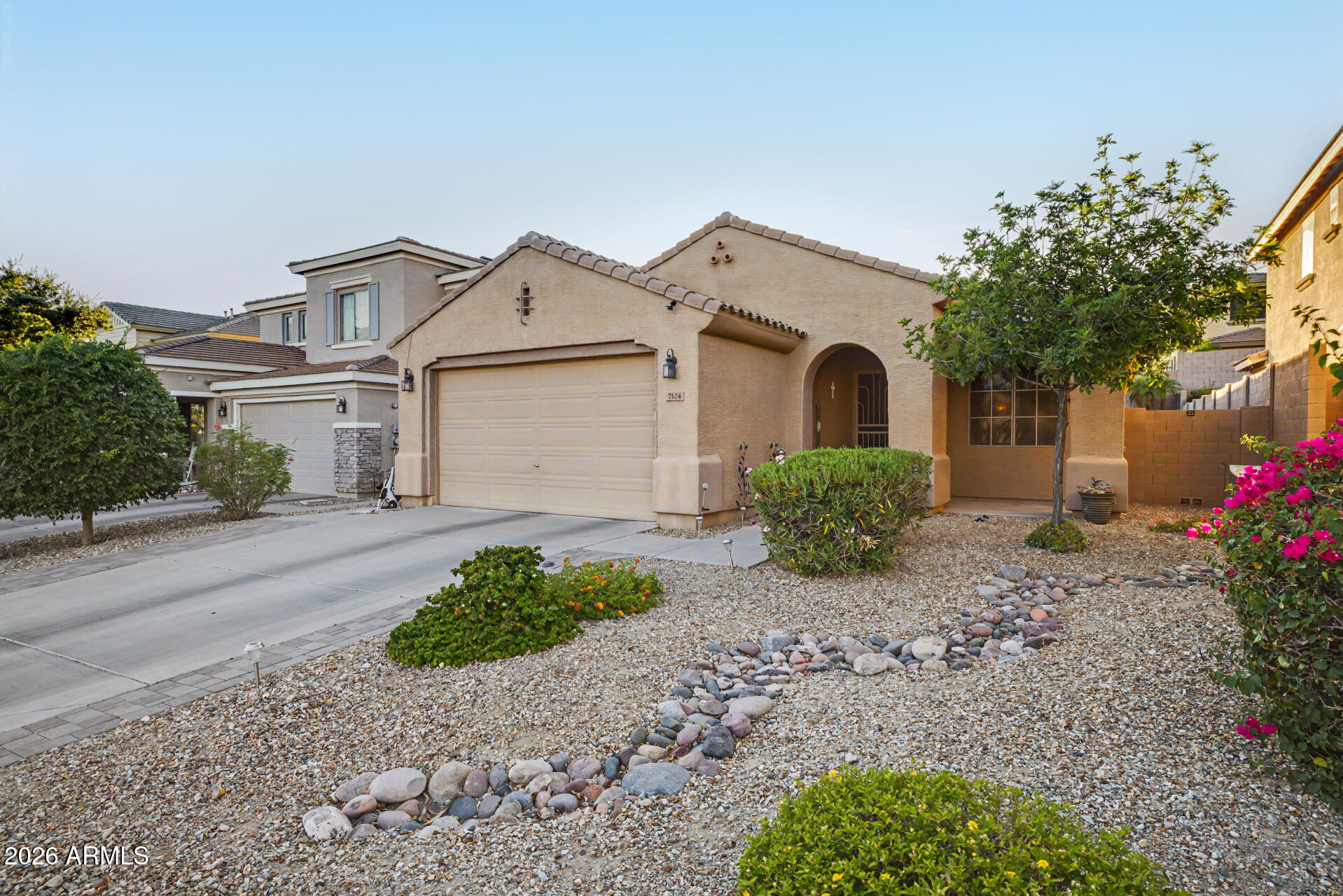 7124 W RED HAWK Drive