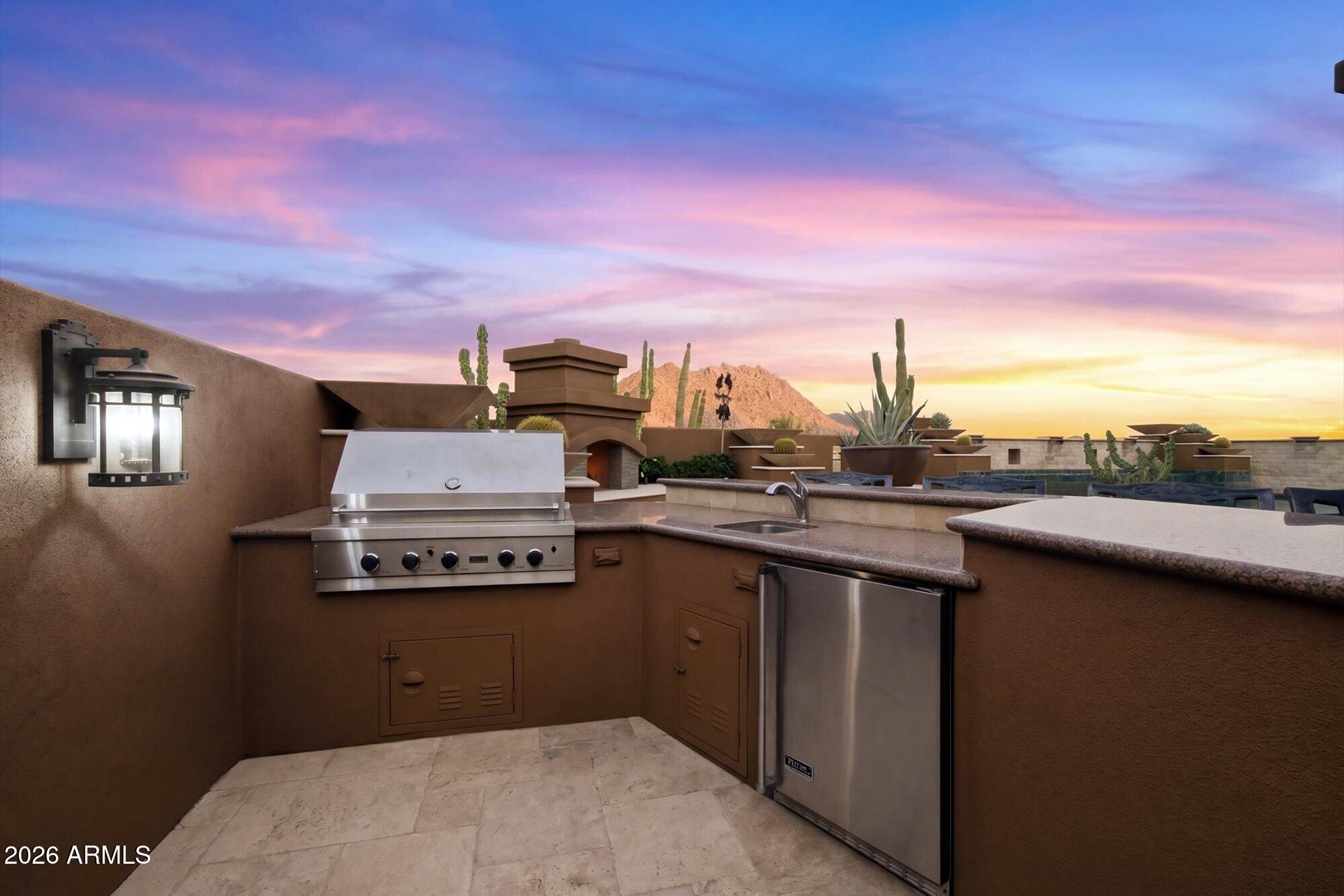 10585 E CRESCENT MOON Drive 4