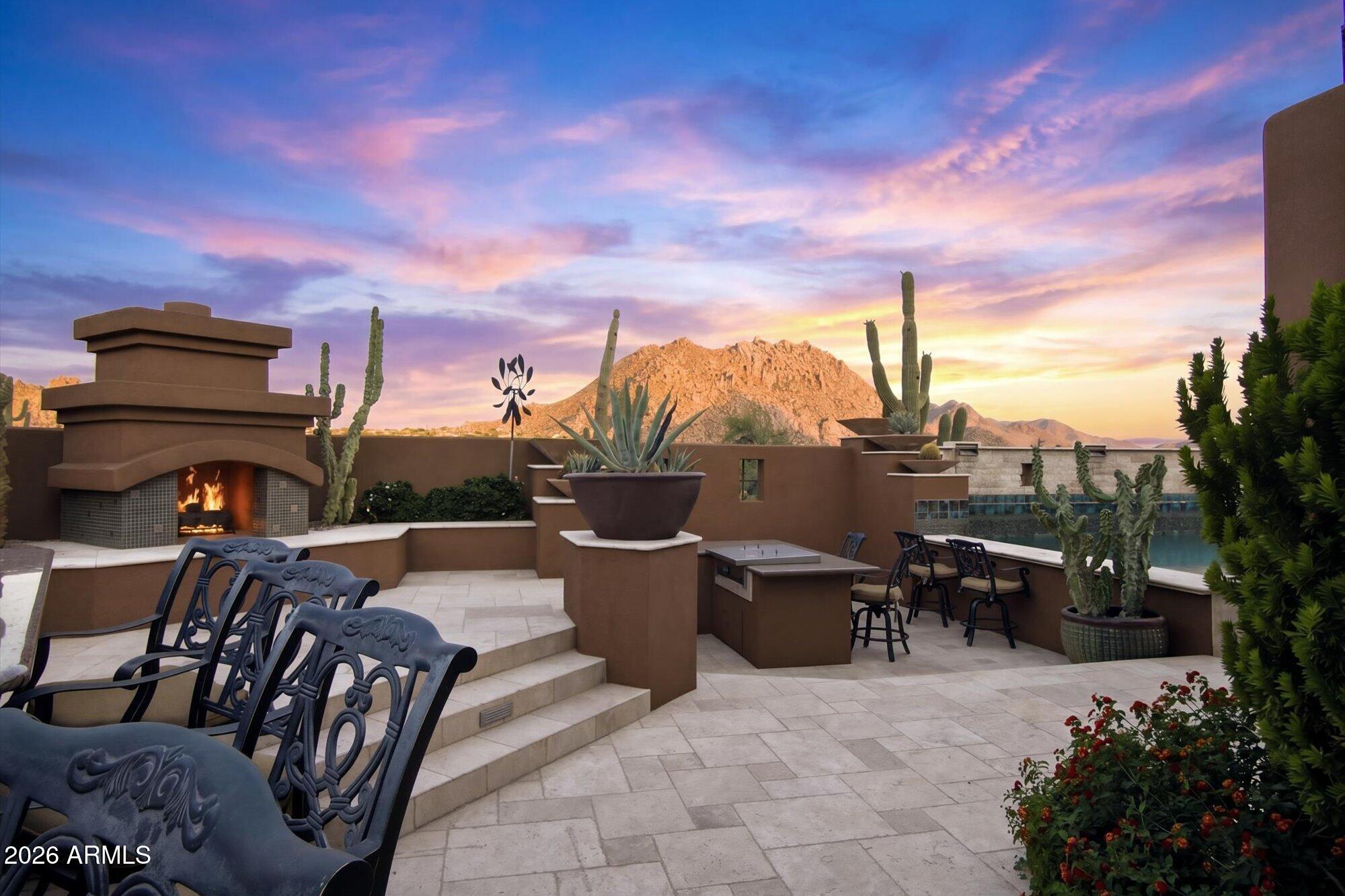 10585 E CRESCENT MOON Drive 4