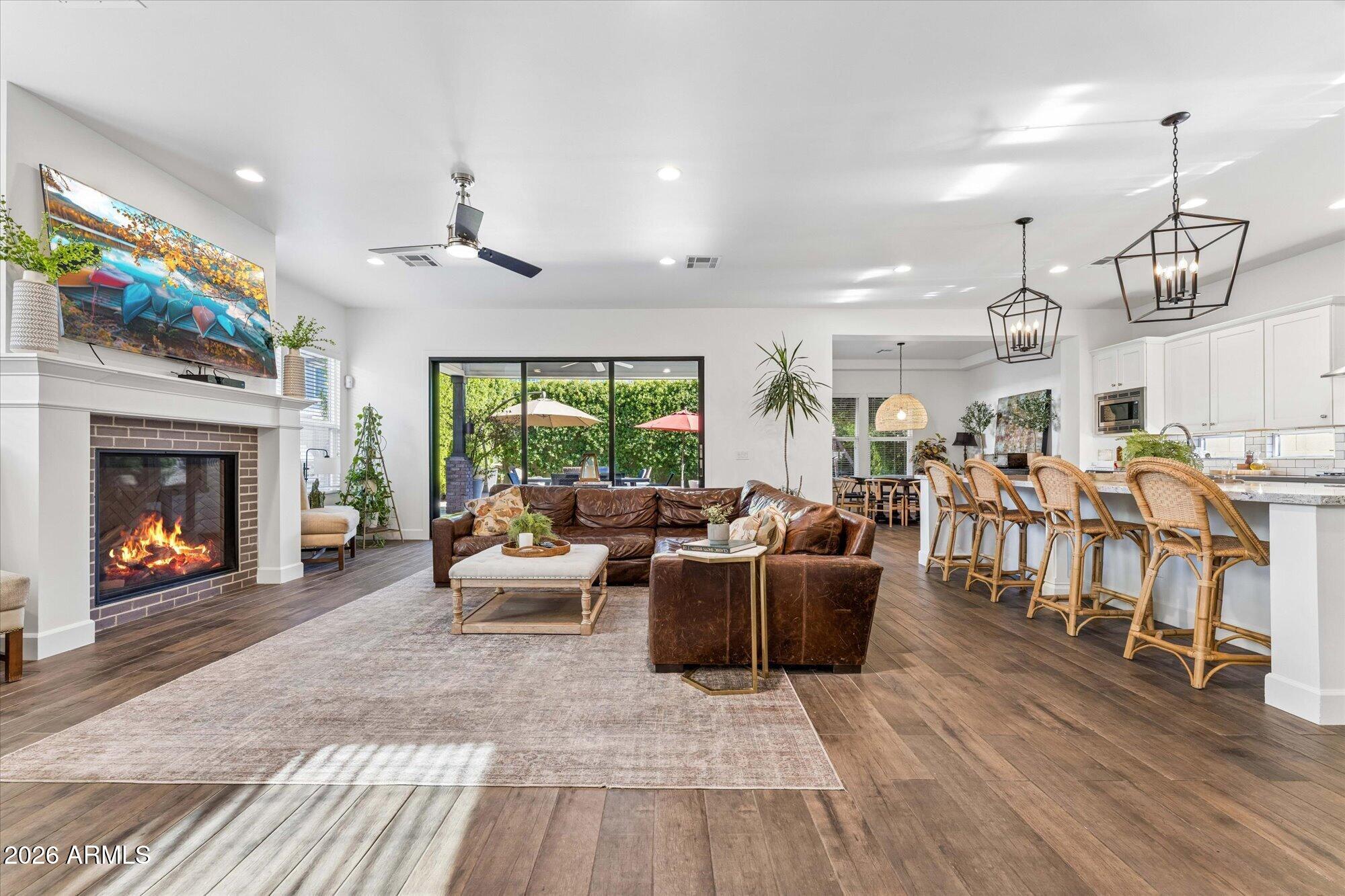 3829 E CRITTENDEN Lane