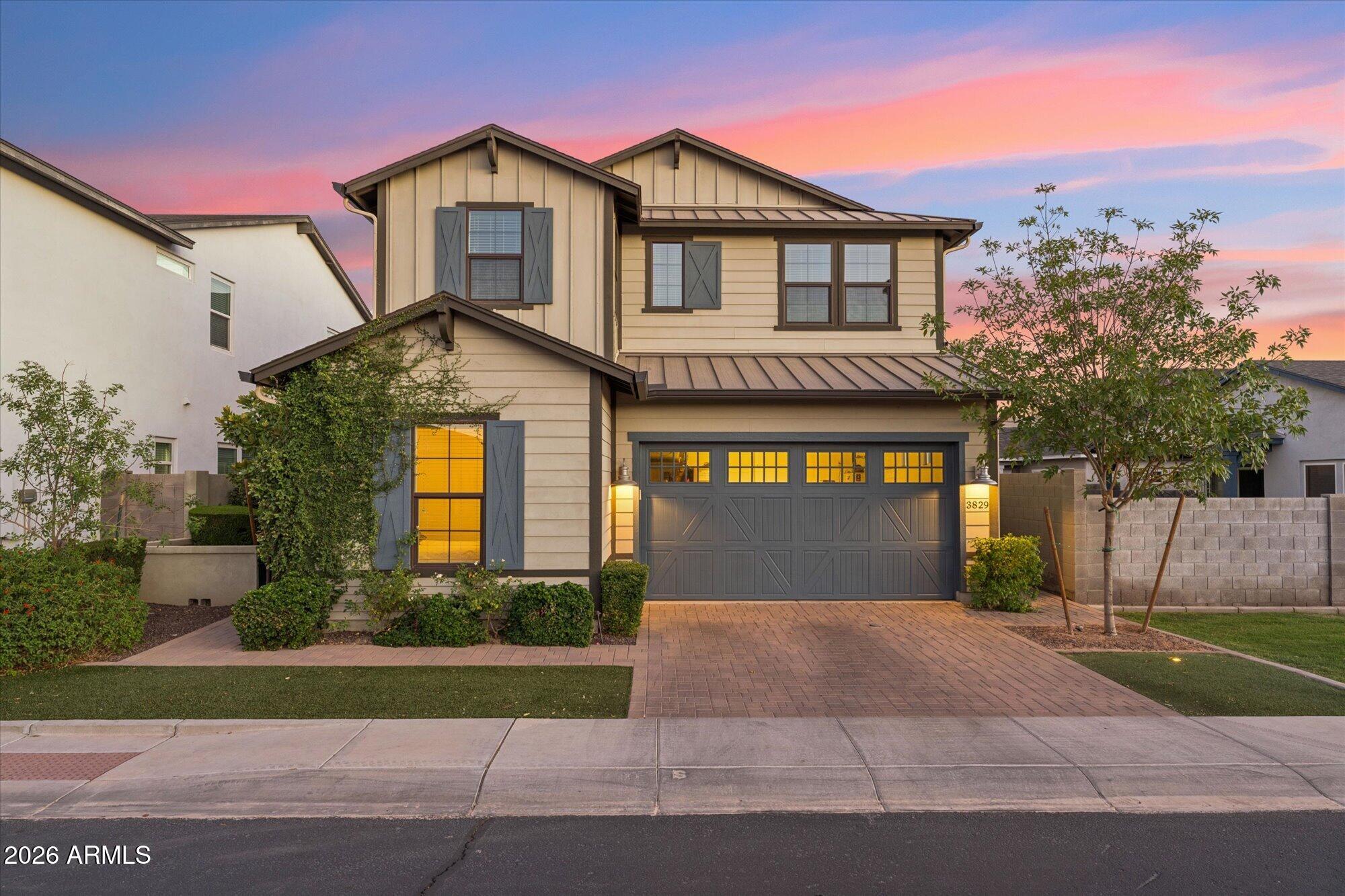 3829 E CRITTENDEN Lane