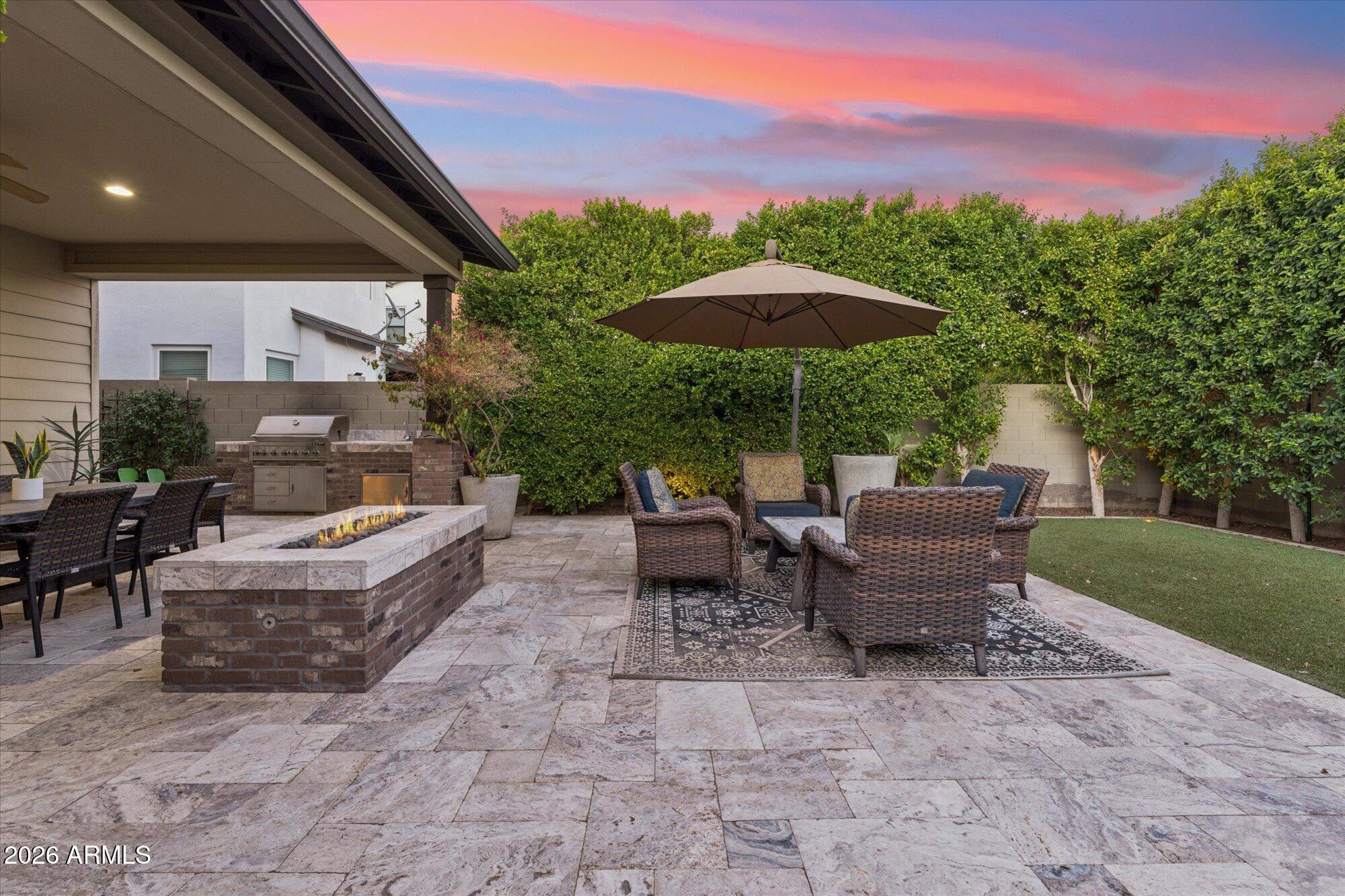 3829 E CRITTENDEN Lane
