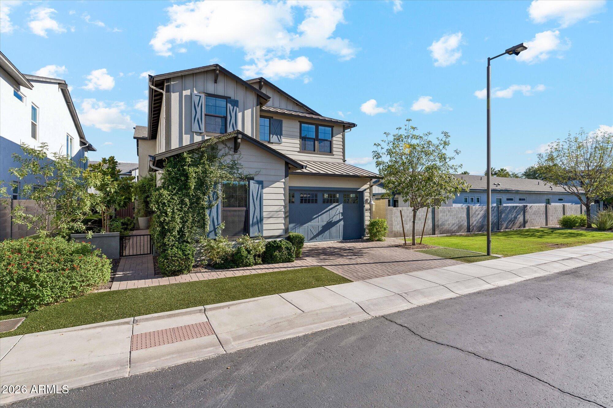 3829 E CRITTENDEN Lane