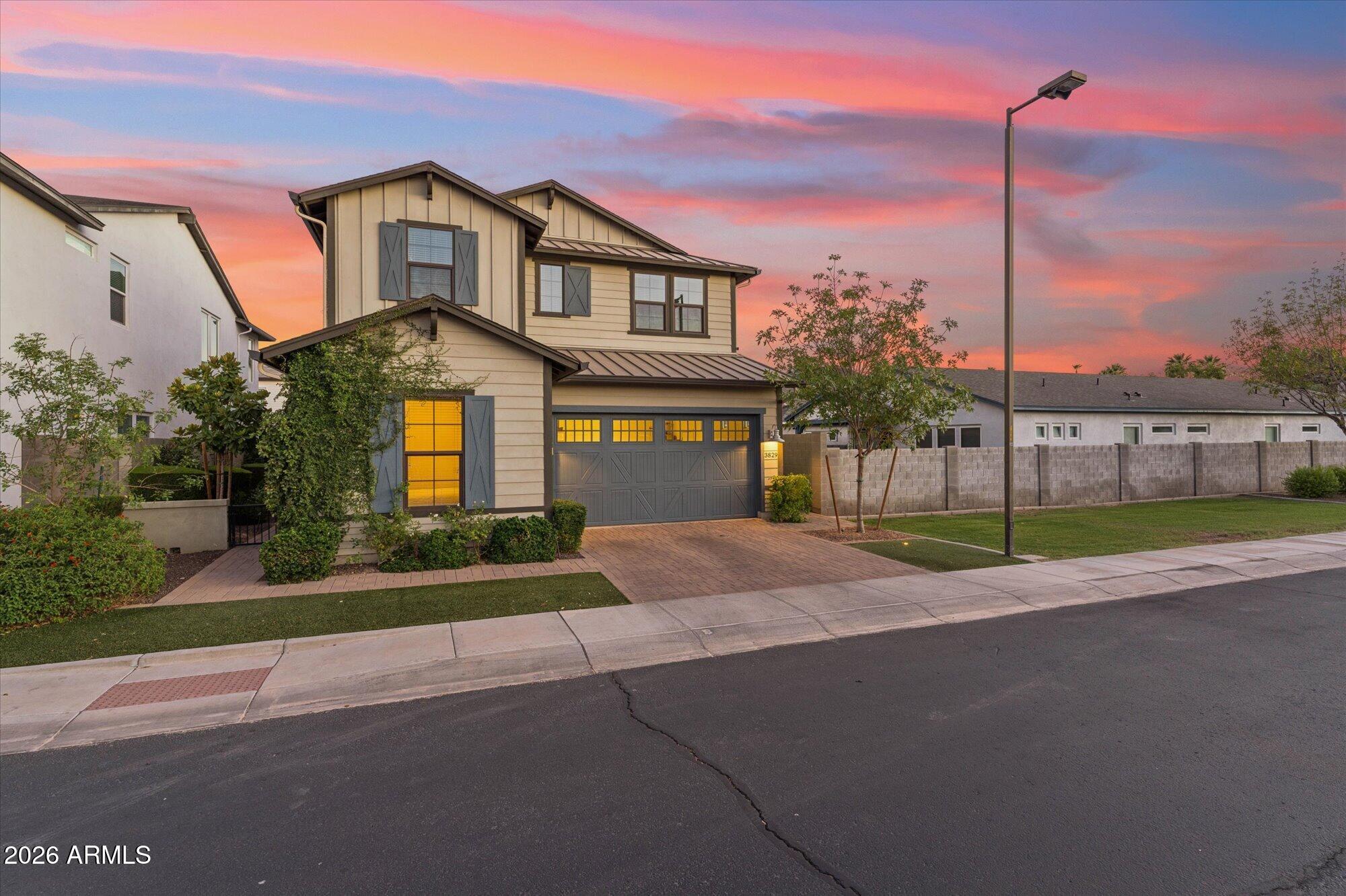 3829 E CRITTENDEN Lane