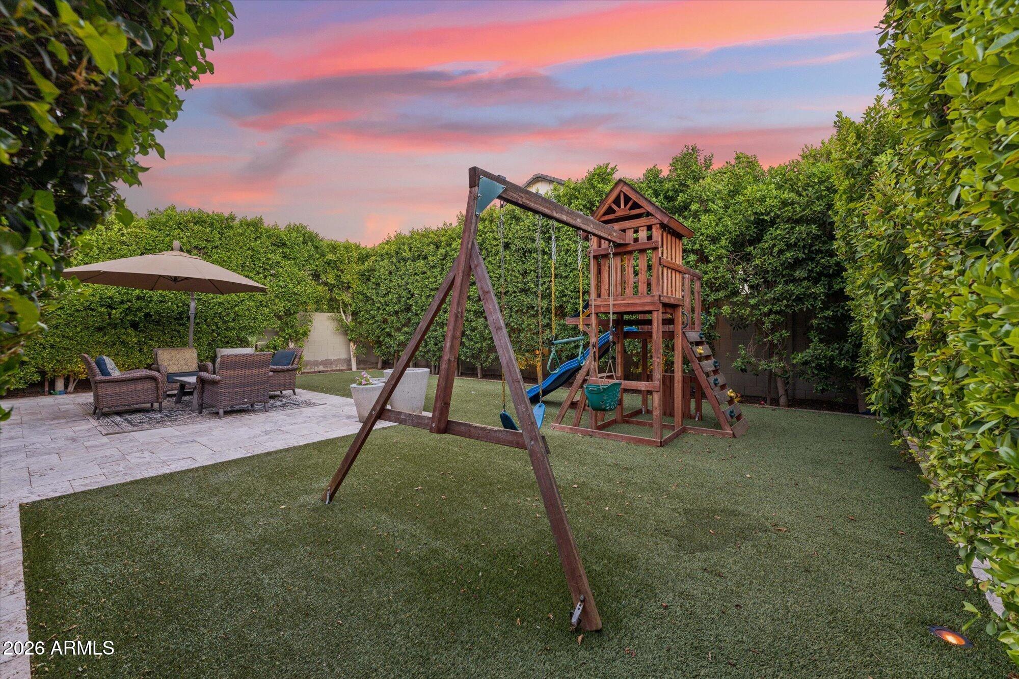 3829 E CRITTENDEN Lane