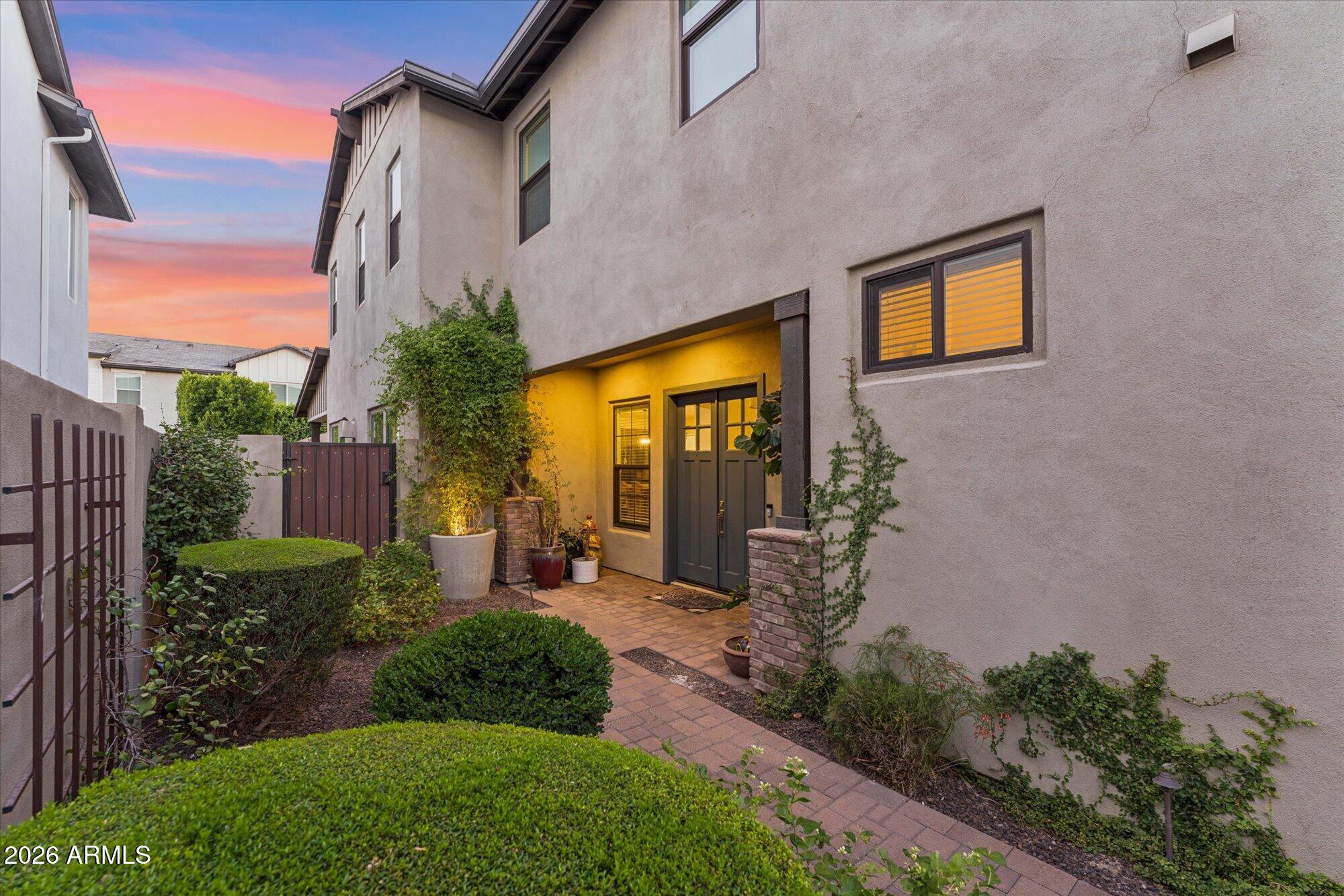 3829 E CRITTENDEN Lane